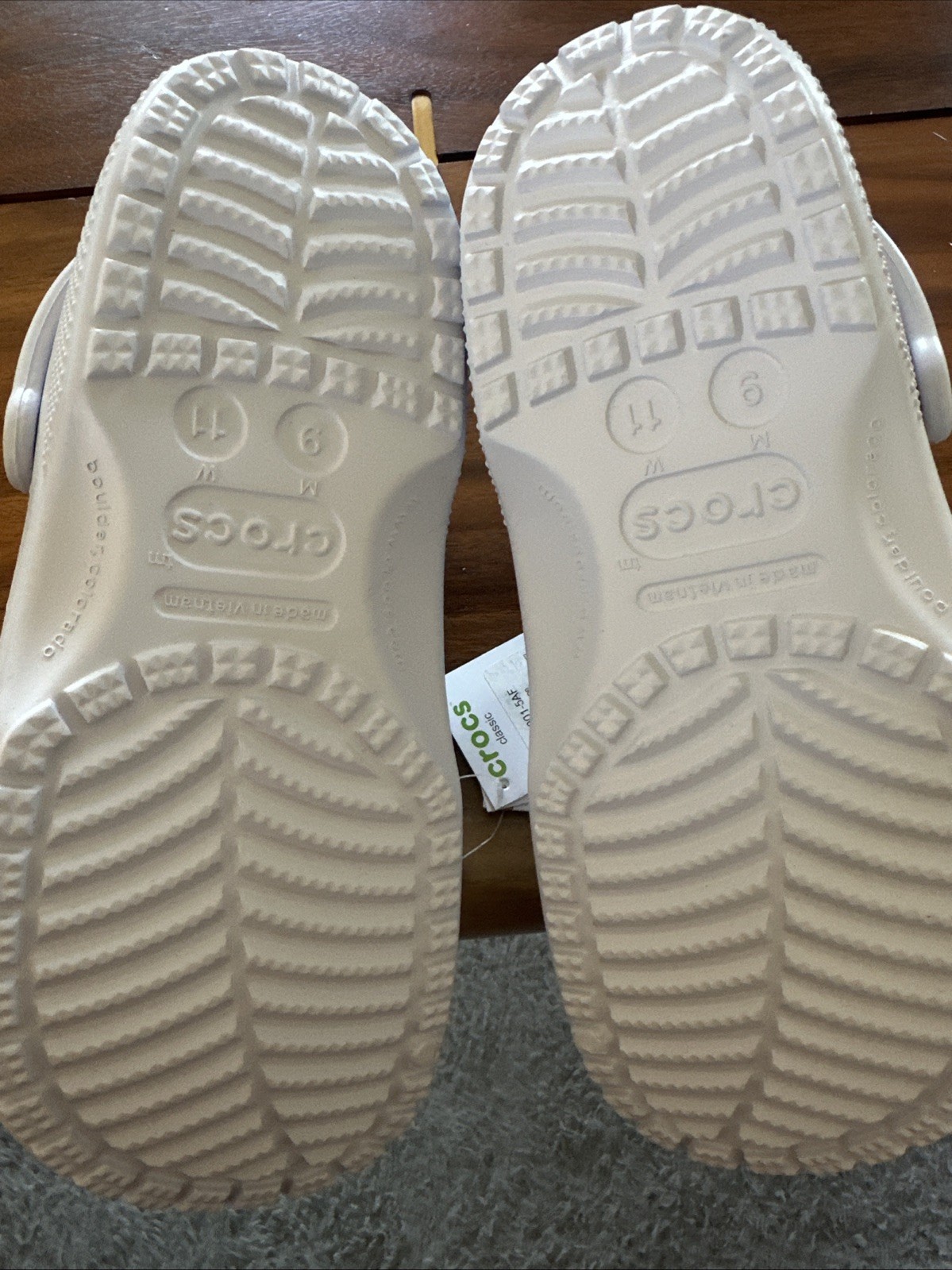 BRAND NEW Crocs 10001-5AF-M7 Classic Dreamscape Clogs SIZE 9 MEN – SIZE 11WOMEn