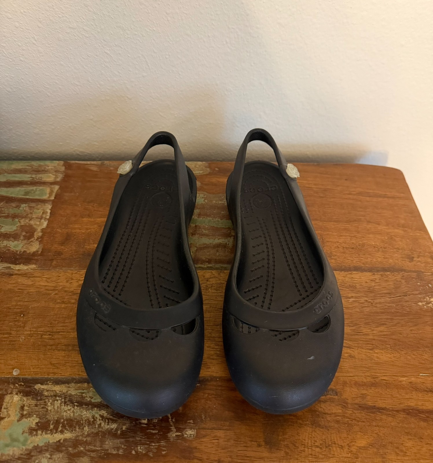 Crocs Jayna Slingback Flats Slingback Size 8 Black w/Flower Accent- Never Worn