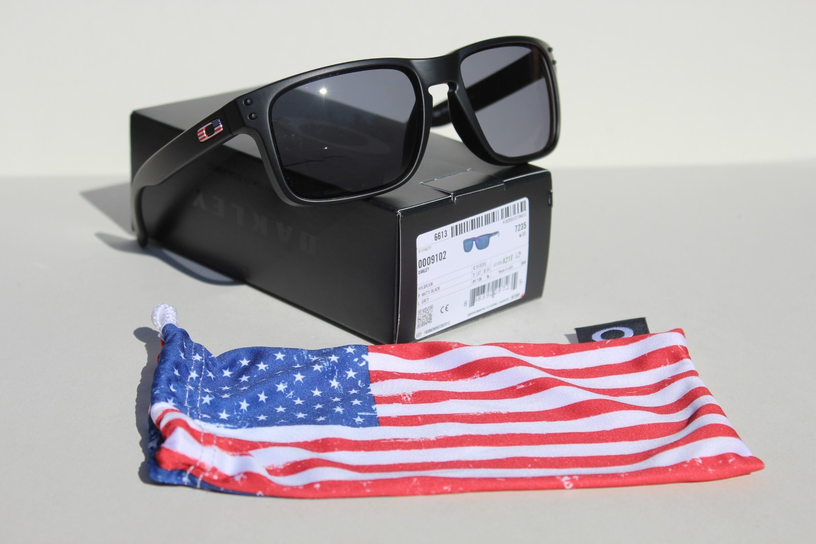 OAKLEY Holbrook Sunglasses Matte Black/Grey USA FLAG RARE OO9102-E6 NEW