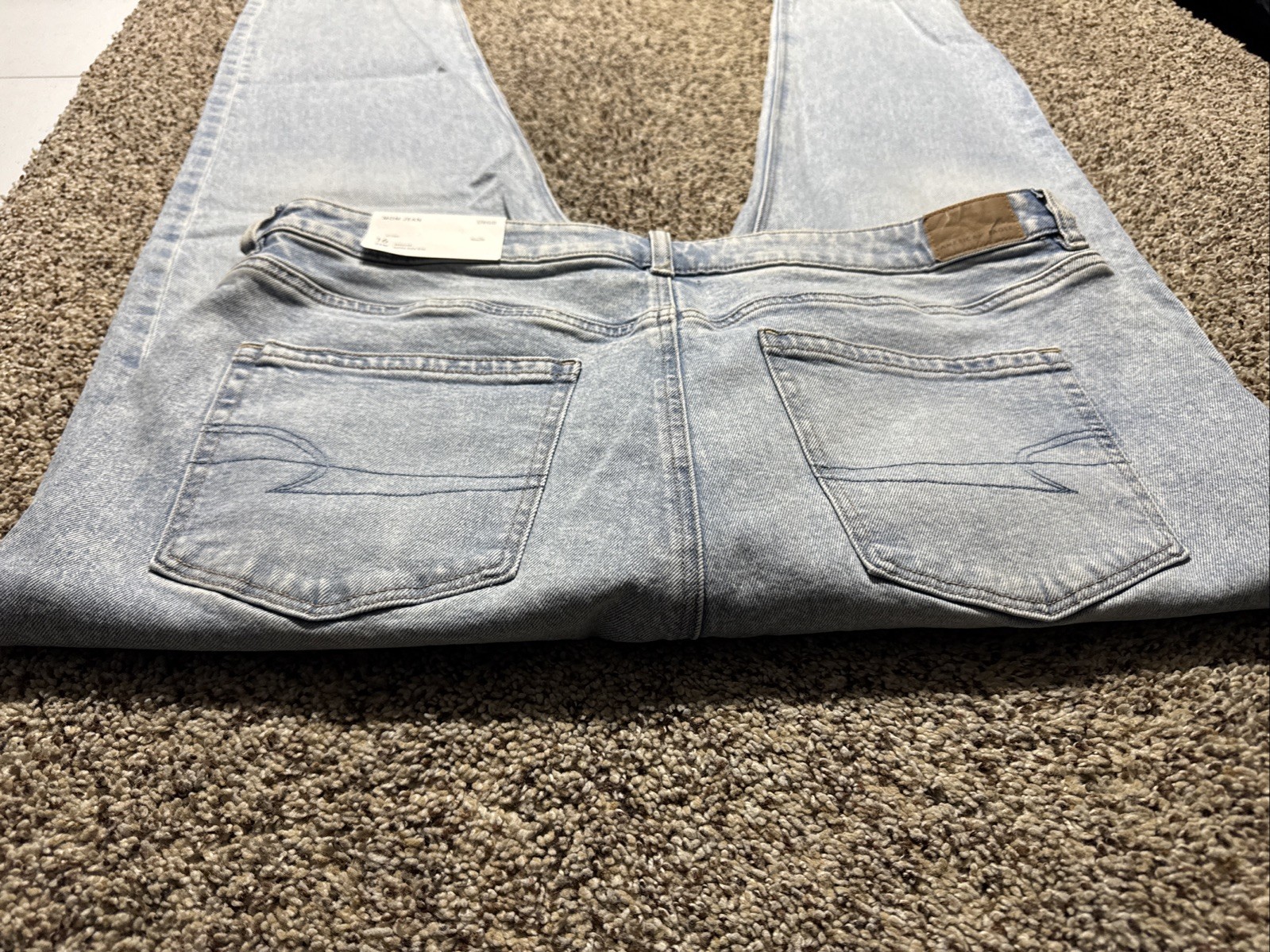 NWT AE AMERICAN EAGLE SIZE 16 MOM JEAN STRIGID WOMENS JEANS