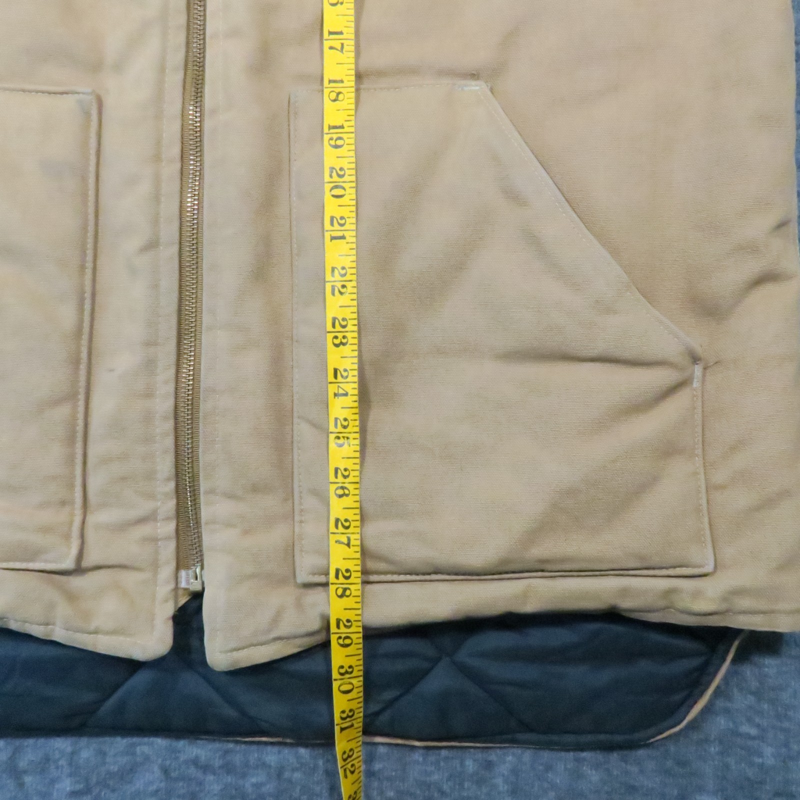Carhartt VQ196 Duck Canvas Vest XLT Tan Quilt Lined USA Vintage Union 80s Rugged