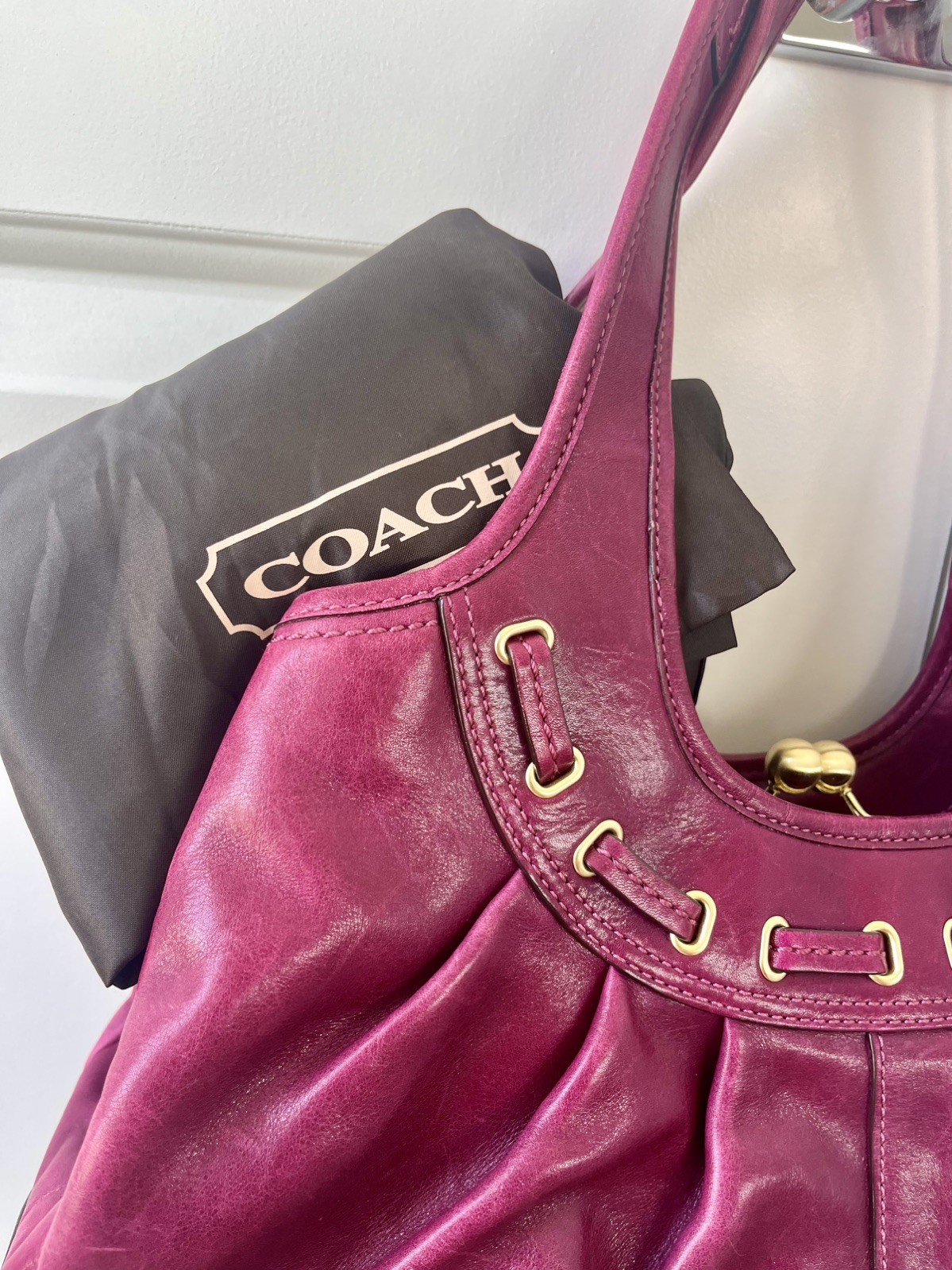 Vintage COACH Ergo Pleated Kisslock Magenta Leather Bag Authentic