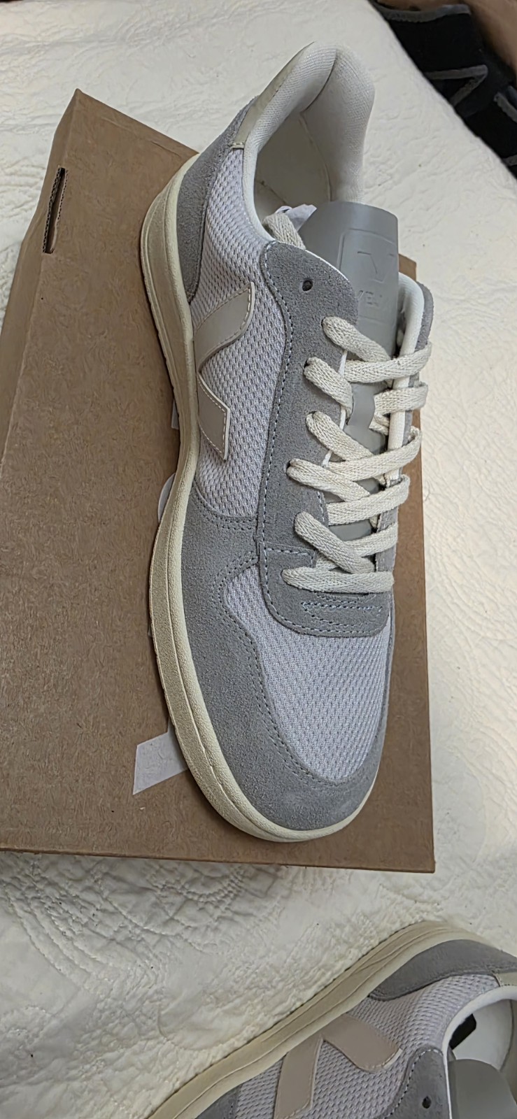 NEW Veja V-10 B-MESH LIGHT GREY PIERRE Men’s size 44/11 IN BOX