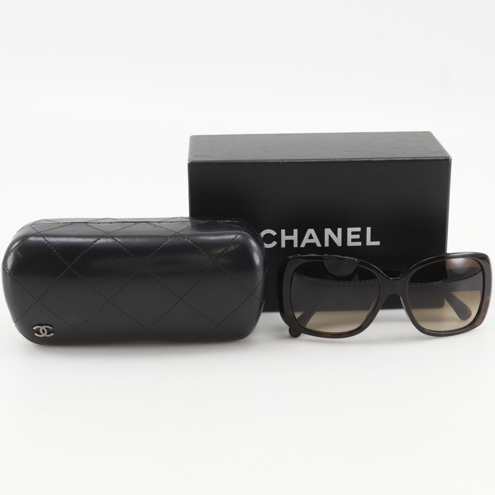 Chanel Coco Mark Turnlock Matelasse Sunglasses – DUTY FREE