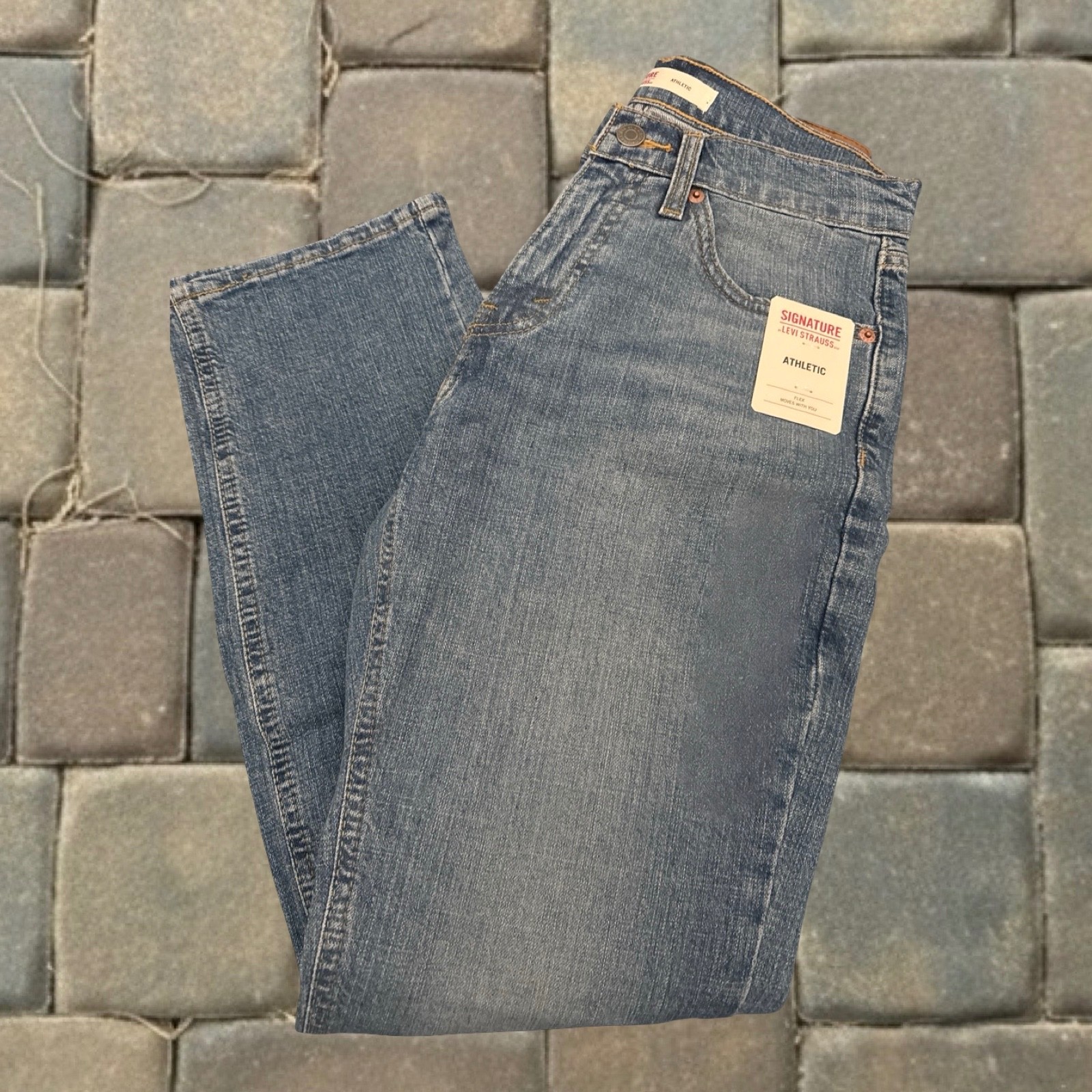 Levi Signature Athletic Fit Jeans Medium Wash Men’s Stretch/Flex 28×30 Denim NWT