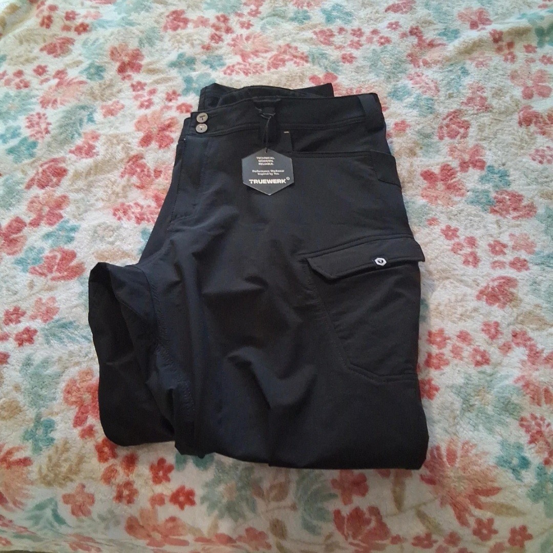 Truewerk T2 Werkpant Pants Sz 42 x 32 Black Cargo Utility Work Pant