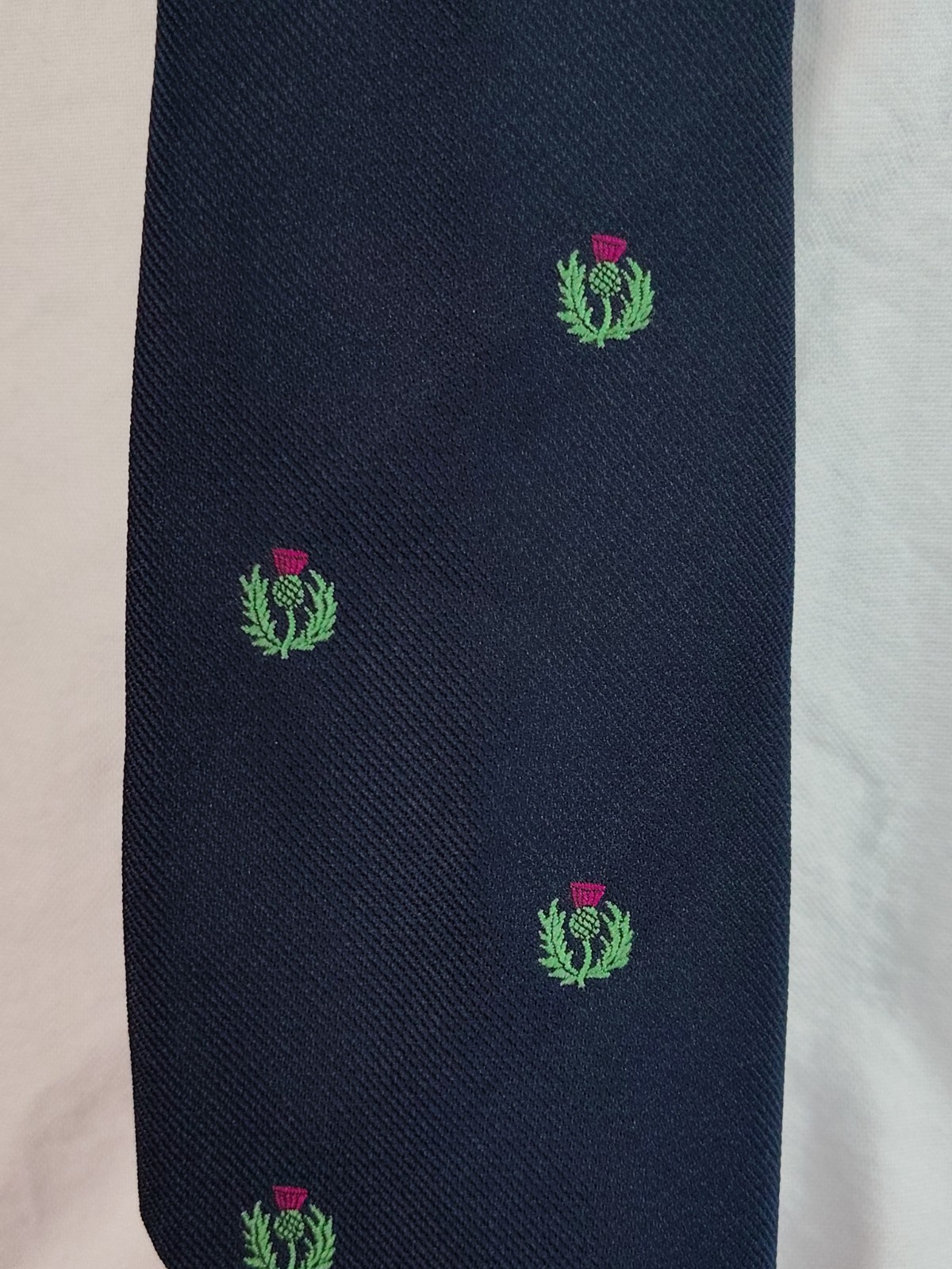 Vintage 1990s Hortex Navy Scotch Thistle Diagonal Stripe Narrow 2.75″ Necktie
