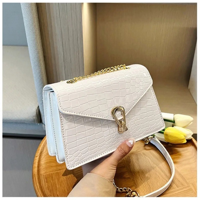 Women’s Croc Pattern Shoulder Bag | PU Leather Crossbody Chain Purse