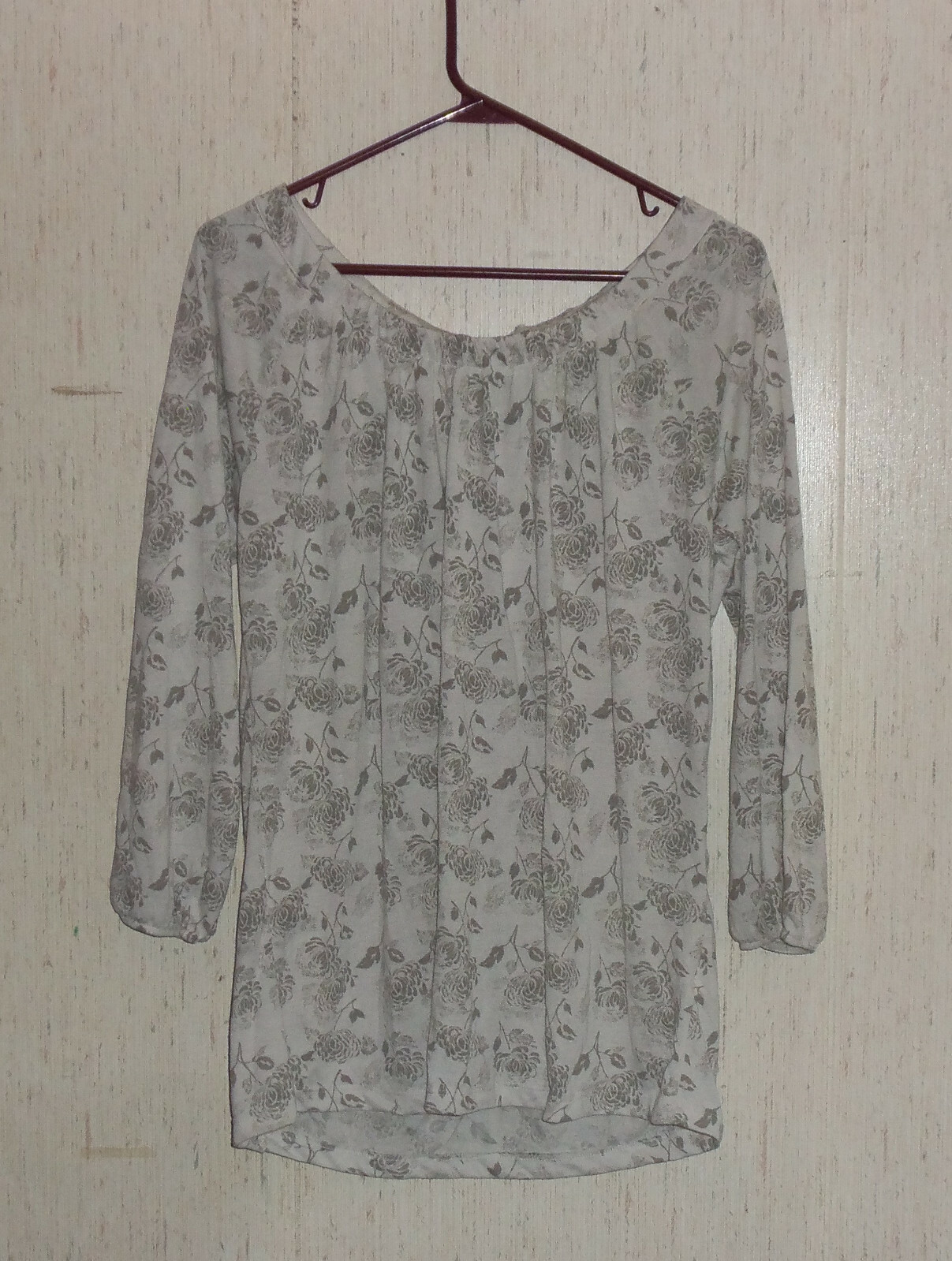 NWT WOMENS GAP IVORY W/ GRAY FLORAL PEASANT STYLE KNIT TOP SIZE L