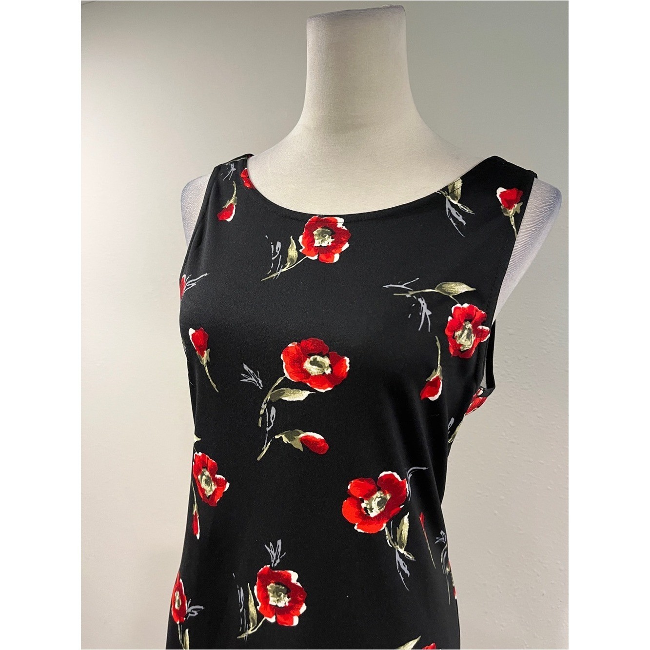 Sleeveless Black Floral scoop neck mini Dress