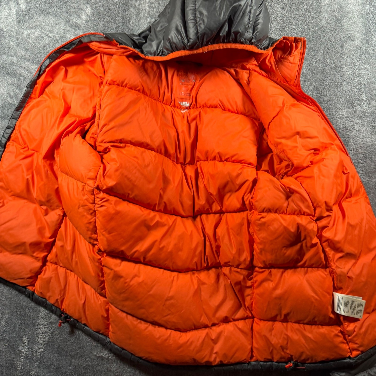 Mountain Hardwear Jacket Mens Medium Gray Kelvinator Hooded Down Puffer READ