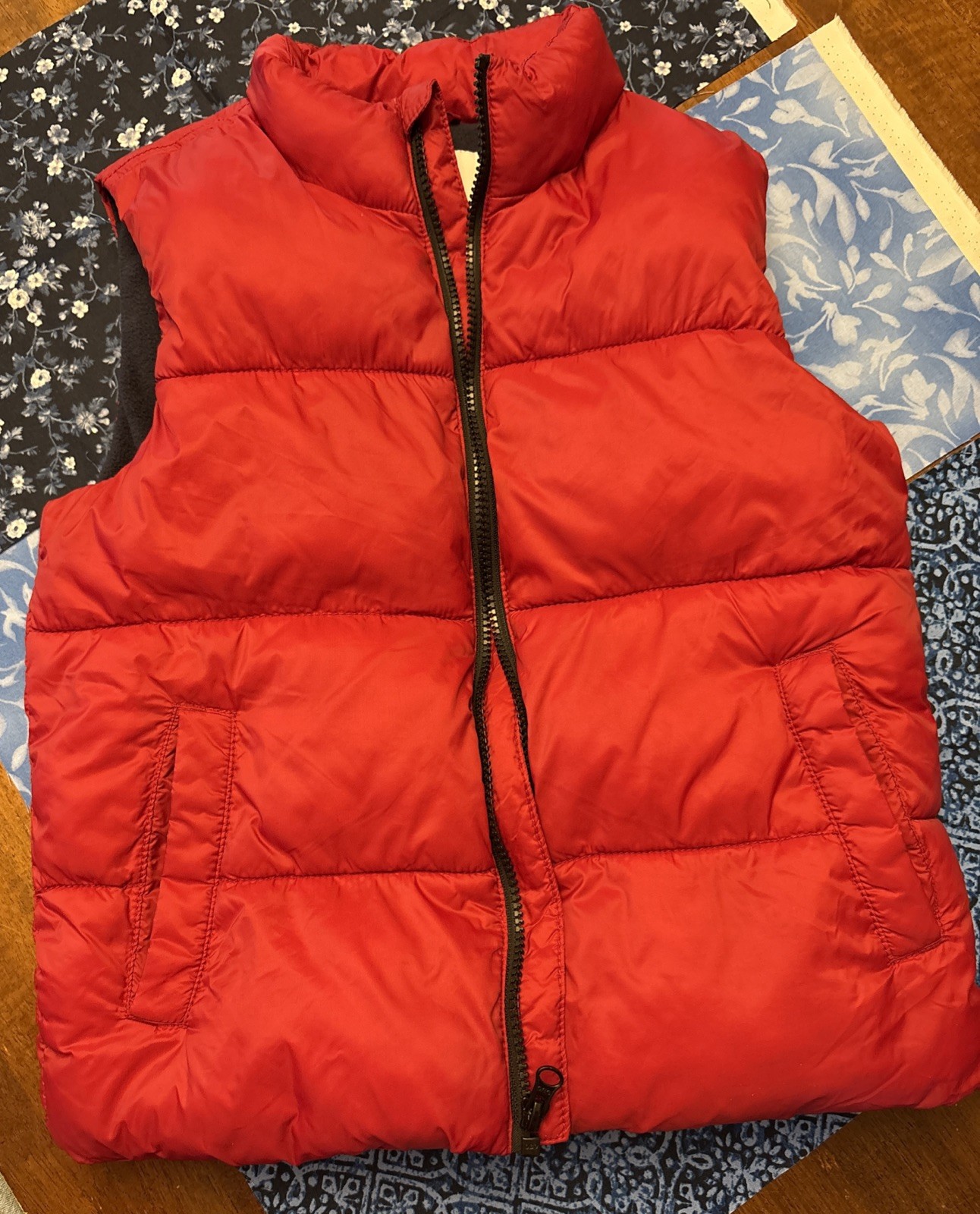 RED Old Navy Fleece Puffer Vest M8 Youth Size Boy or Girl WARM Free Shipping