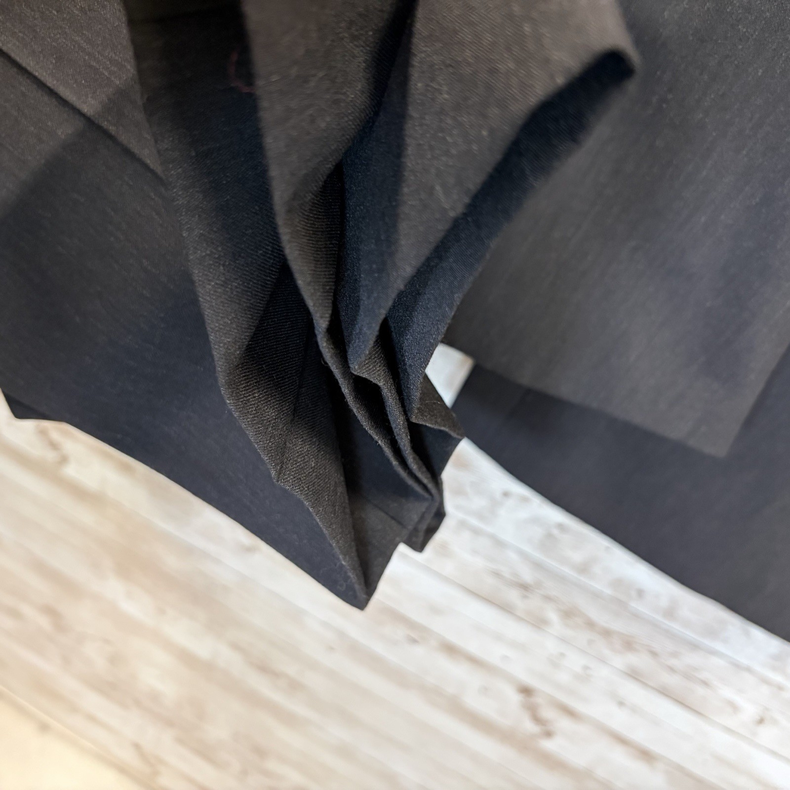 Vtg Pronto Uomo Mens 46R Suit 100% Wool Black 2 Button Ventless Pleated 41×27.5
