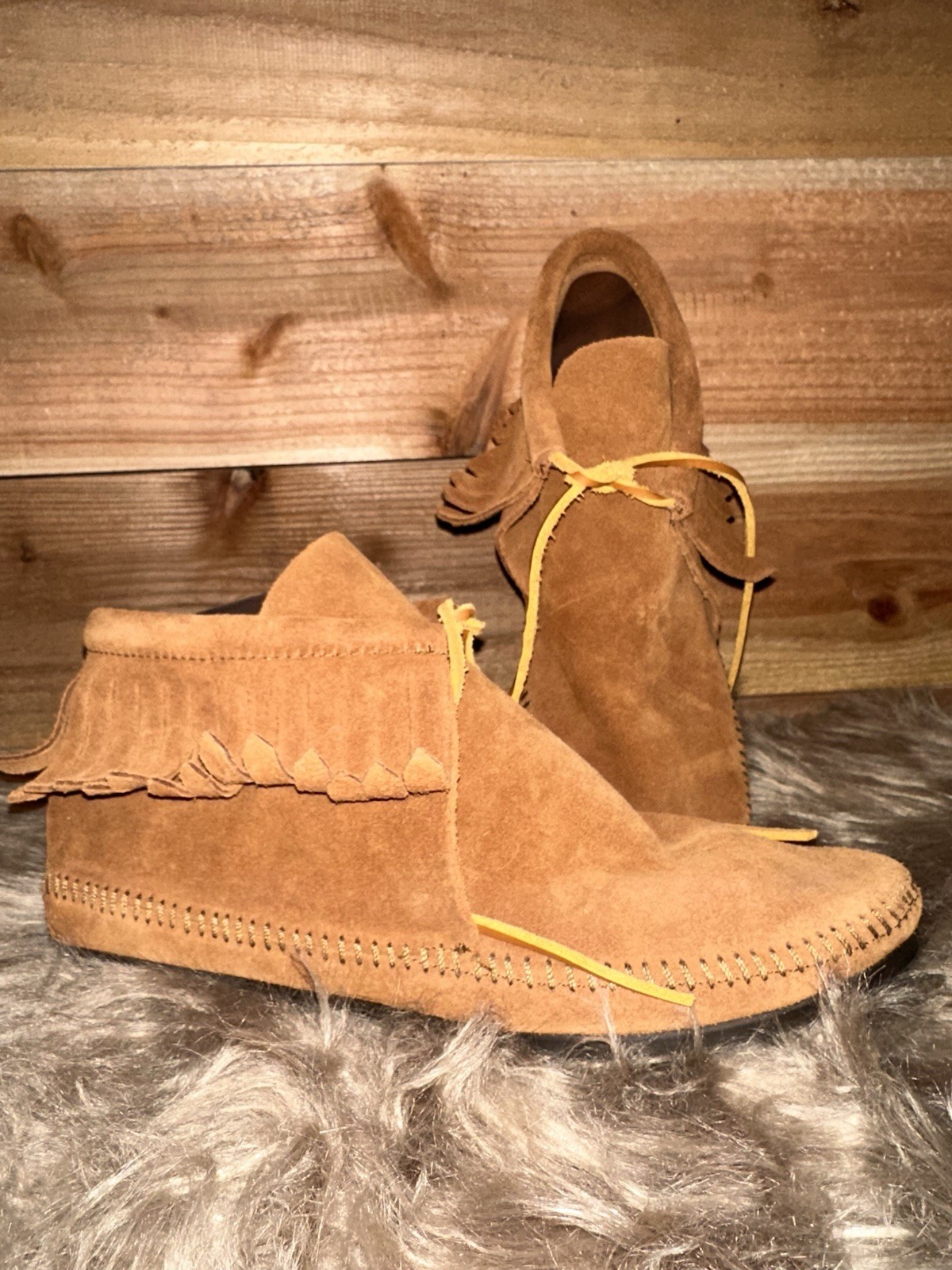 LN Minnetonka Classic Fringe Hardsole Ankle Western Suede Festival Boots {7.5}