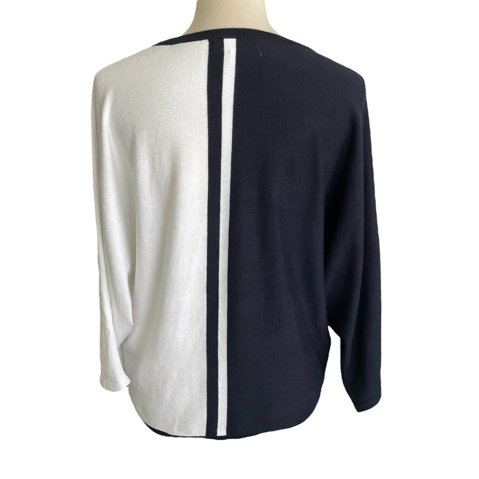 Magaschoni Two Tone Elegant Minimalist Black White Women’s Knit Top Size M