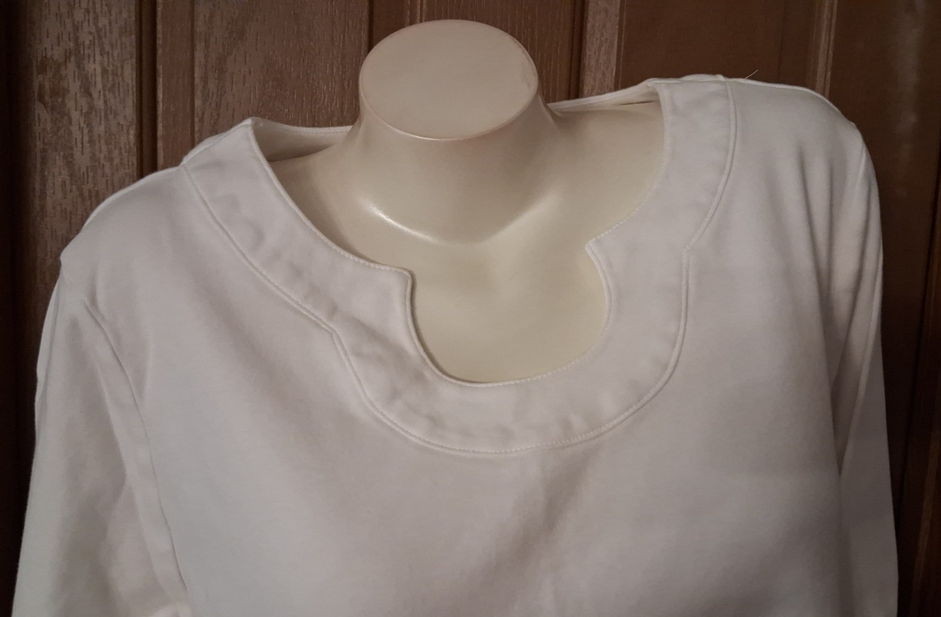 Kim Rogers Woman White Tee Bracelet Sleeves Scoop Neck Half Circle Plus Size 3X