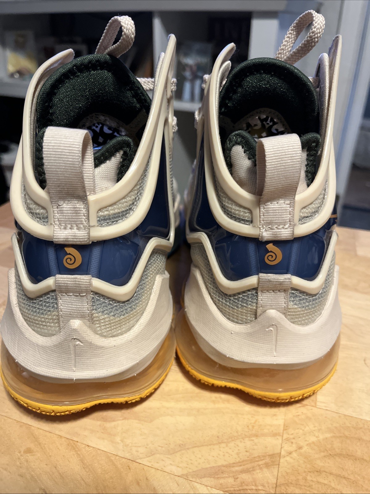 Nike LeBron 19 EP MPLS Lakers Size US 8 DC9341-200 Athletic Sneakers Shoes