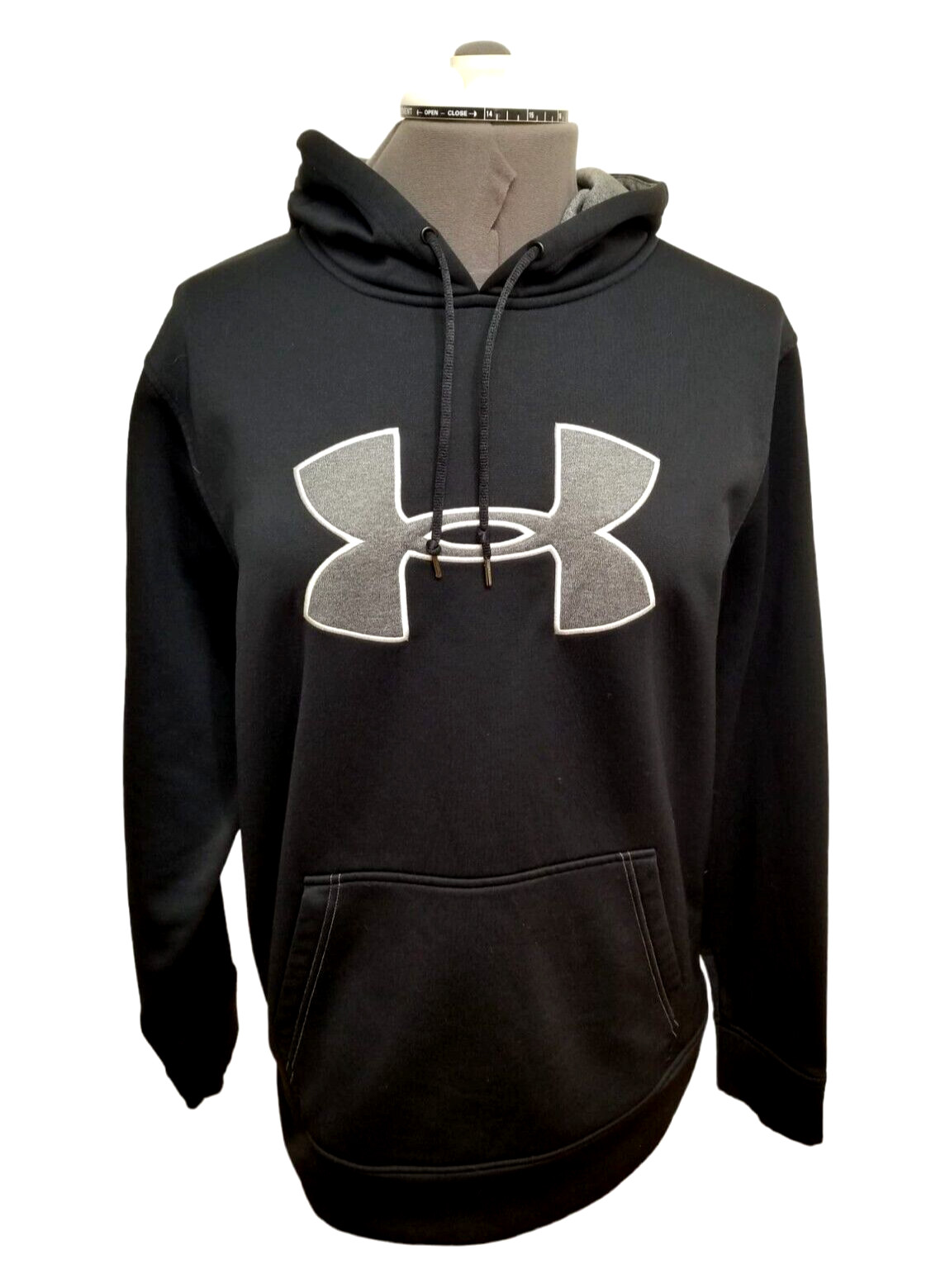 Under Armour Black Pullover Men’s Hoodie Size L, PIT TO PIT 24 IN