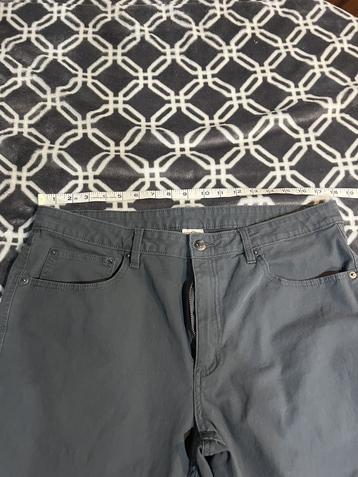 Magellan Water Repellant men’s pants size 34×34 long Gray 5-pocket