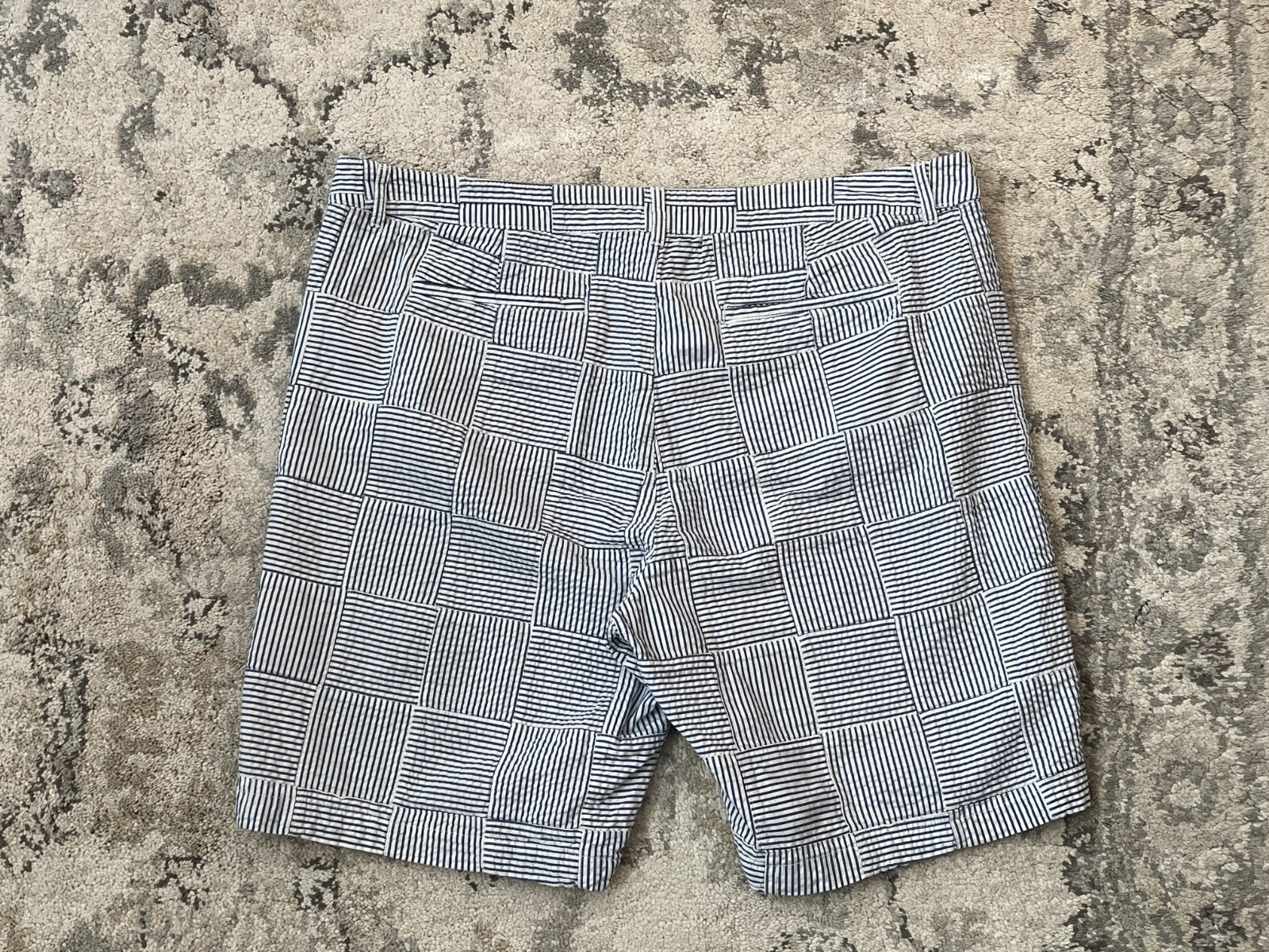 LL Bean Favorite Fit Blue White Striped Seersucker Short Women’s Size 18 Reg