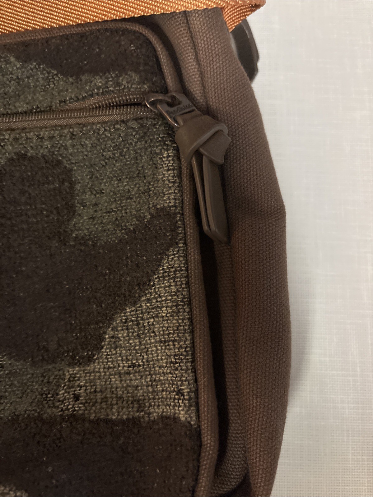 Pendleton Camo Jacquard Crossbody Messenger Bag Purse Wool Front Zip Leather