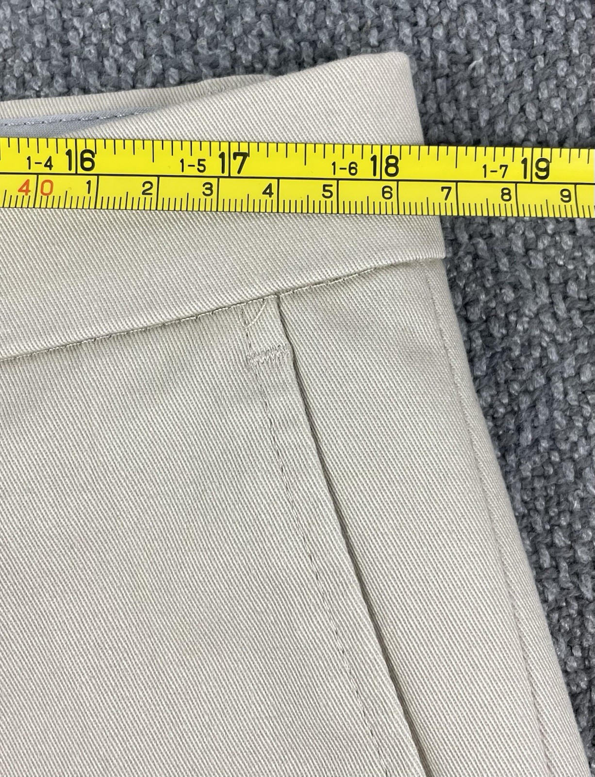 Haggar Men’s Straight Fit Iron Free Premium Khakis SAND 36×30 True To Size NWT