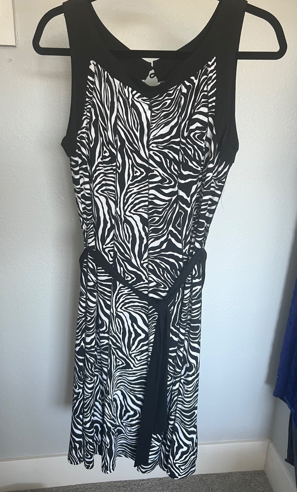 Black & white sleeveless flared dress