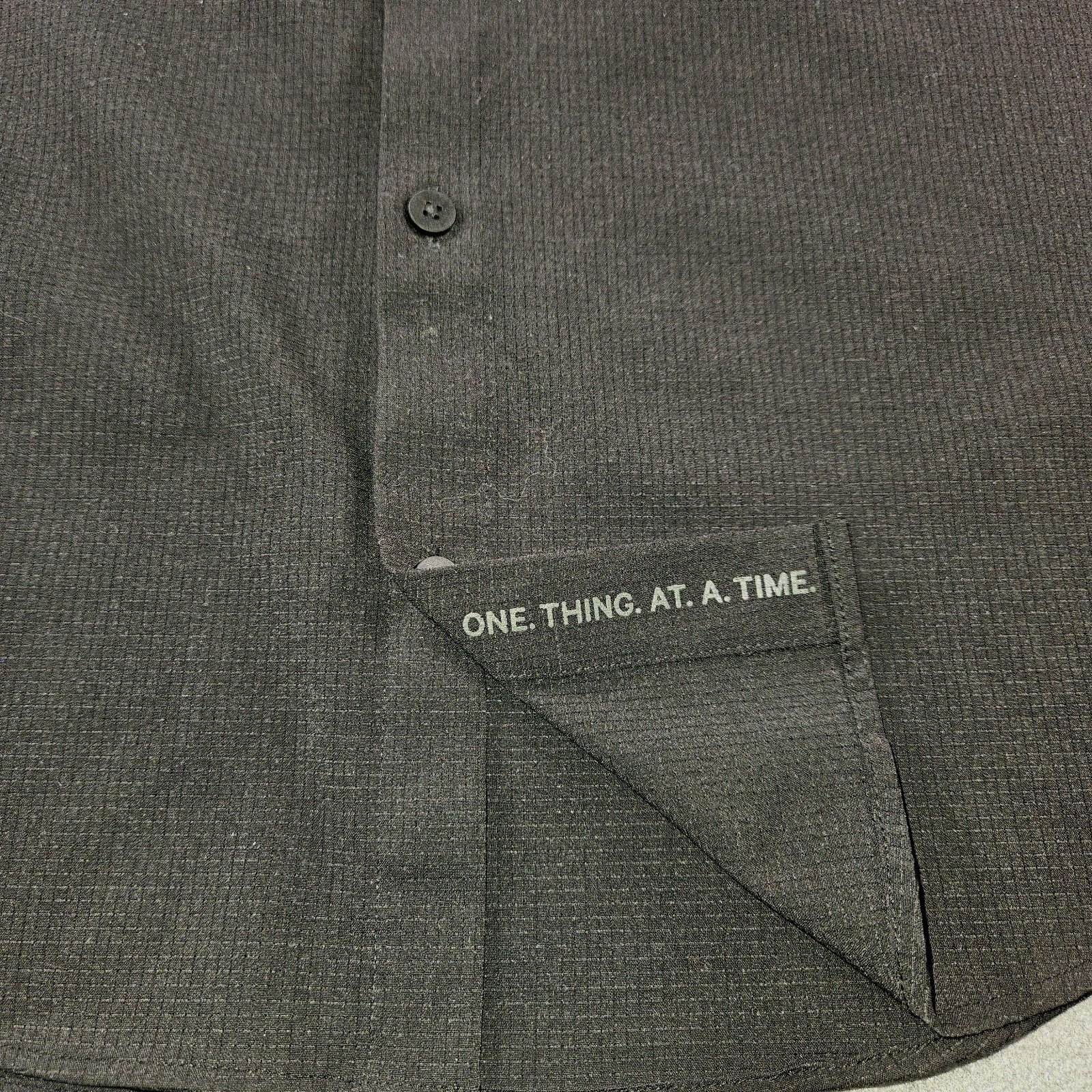​Lululemon New Venture Short Sleeve Shirt S Men’s Black Grid Button Down LM3DK7S