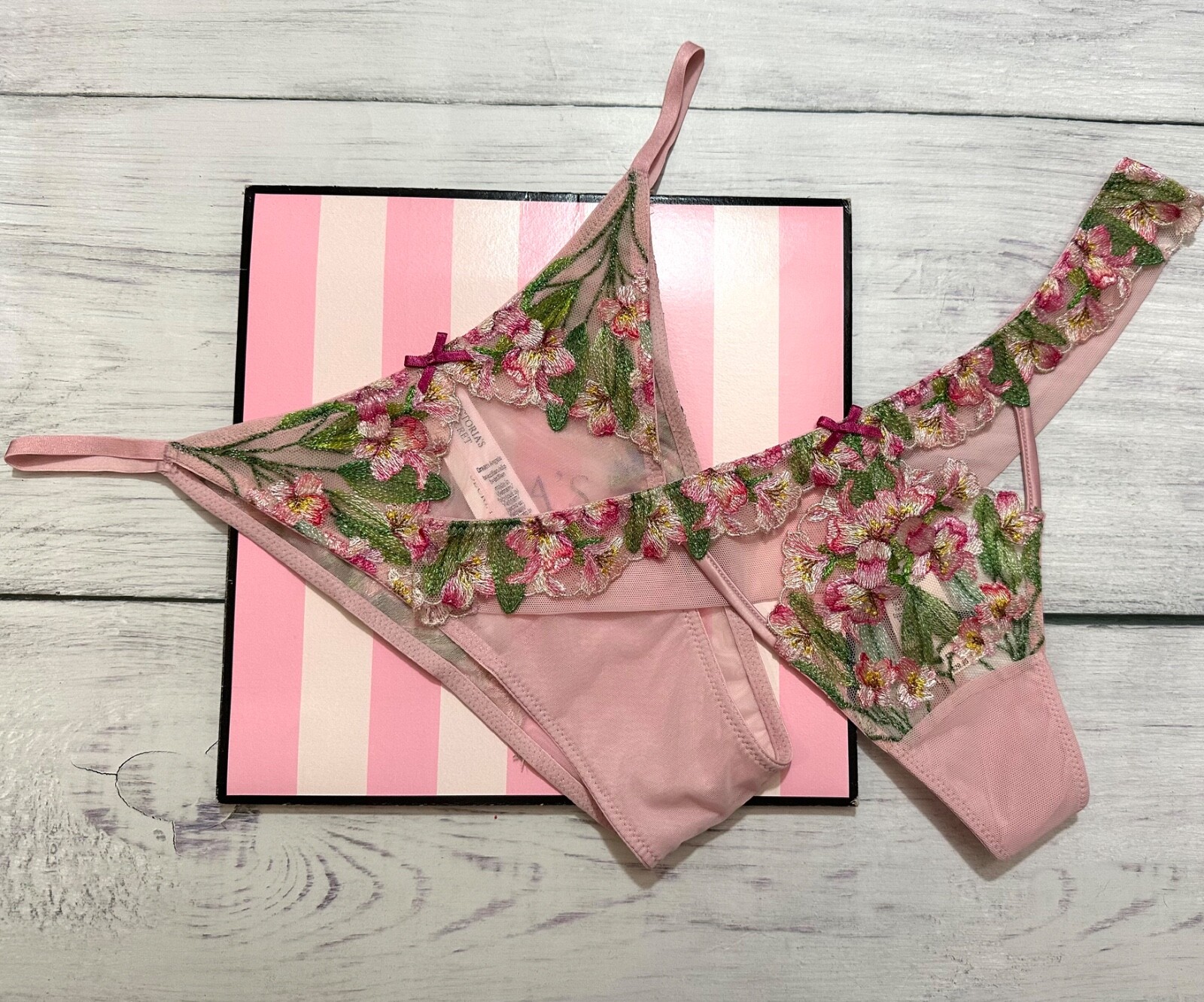 Victoria’s Secret DReam Angels Lily Embroidery Brazilian Thong Panty