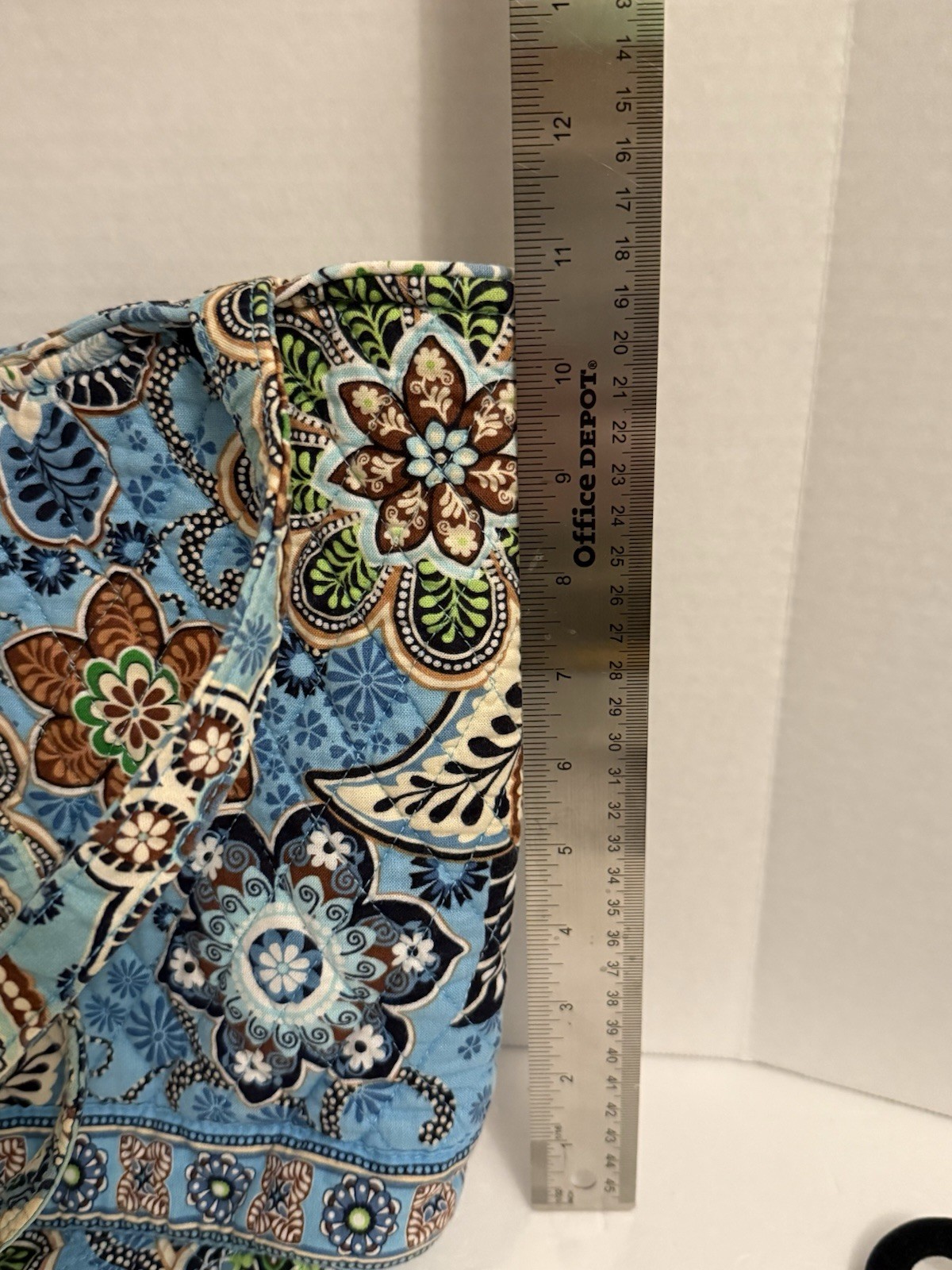 Vera Bradley Quilted Shoulder Bag In A Blue Floral Paisley Retired Pattern EUC M