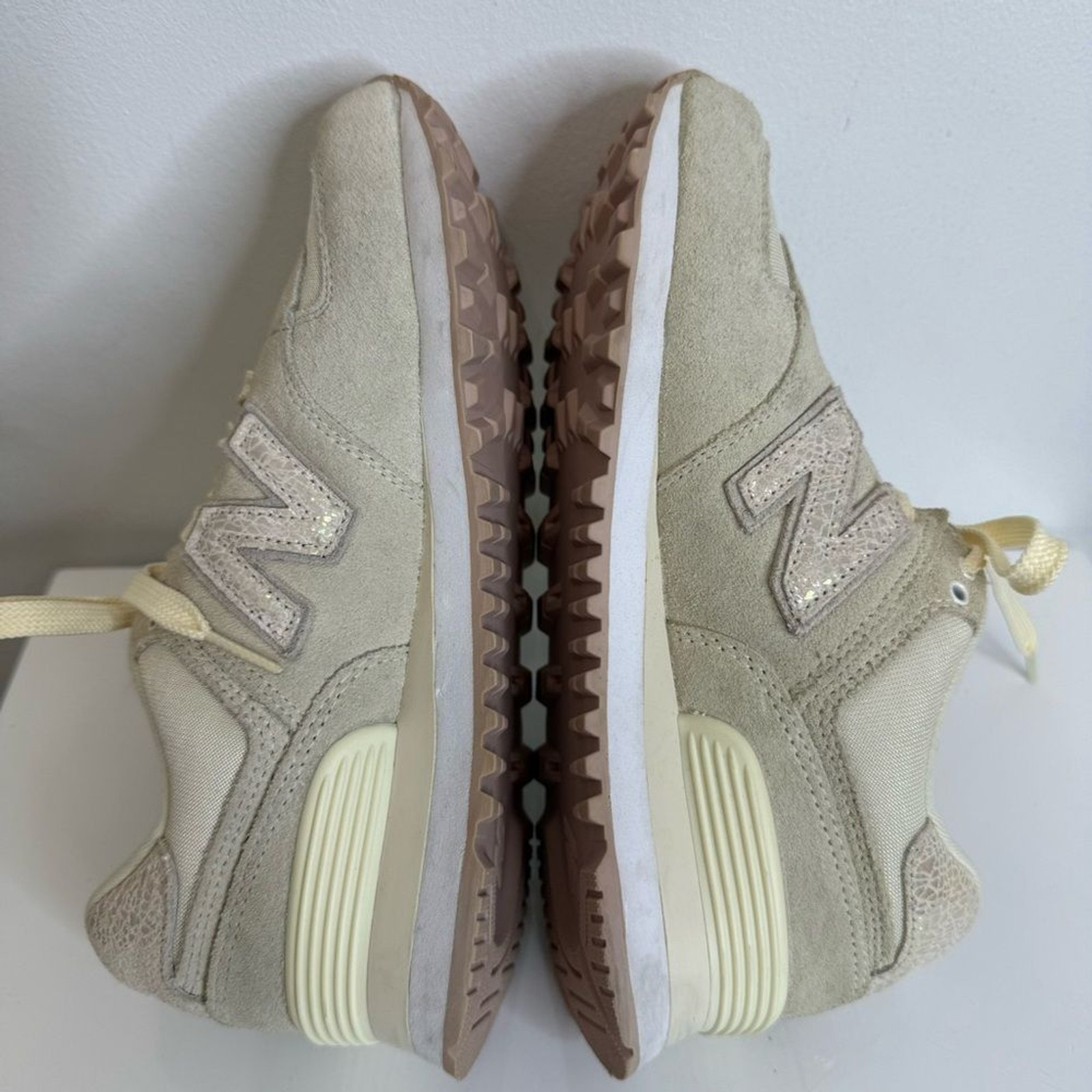 New Balance 574 Suede Shattered Pearl Running Sneaker Women’s Size 6.5 WL574CIB