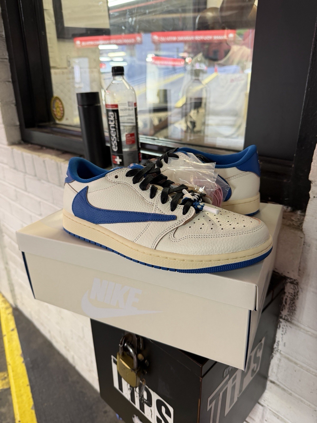 Air Jordan 1 Retro Low OG SP Fragment Travis Scott Sail Military Blue Size 10.5