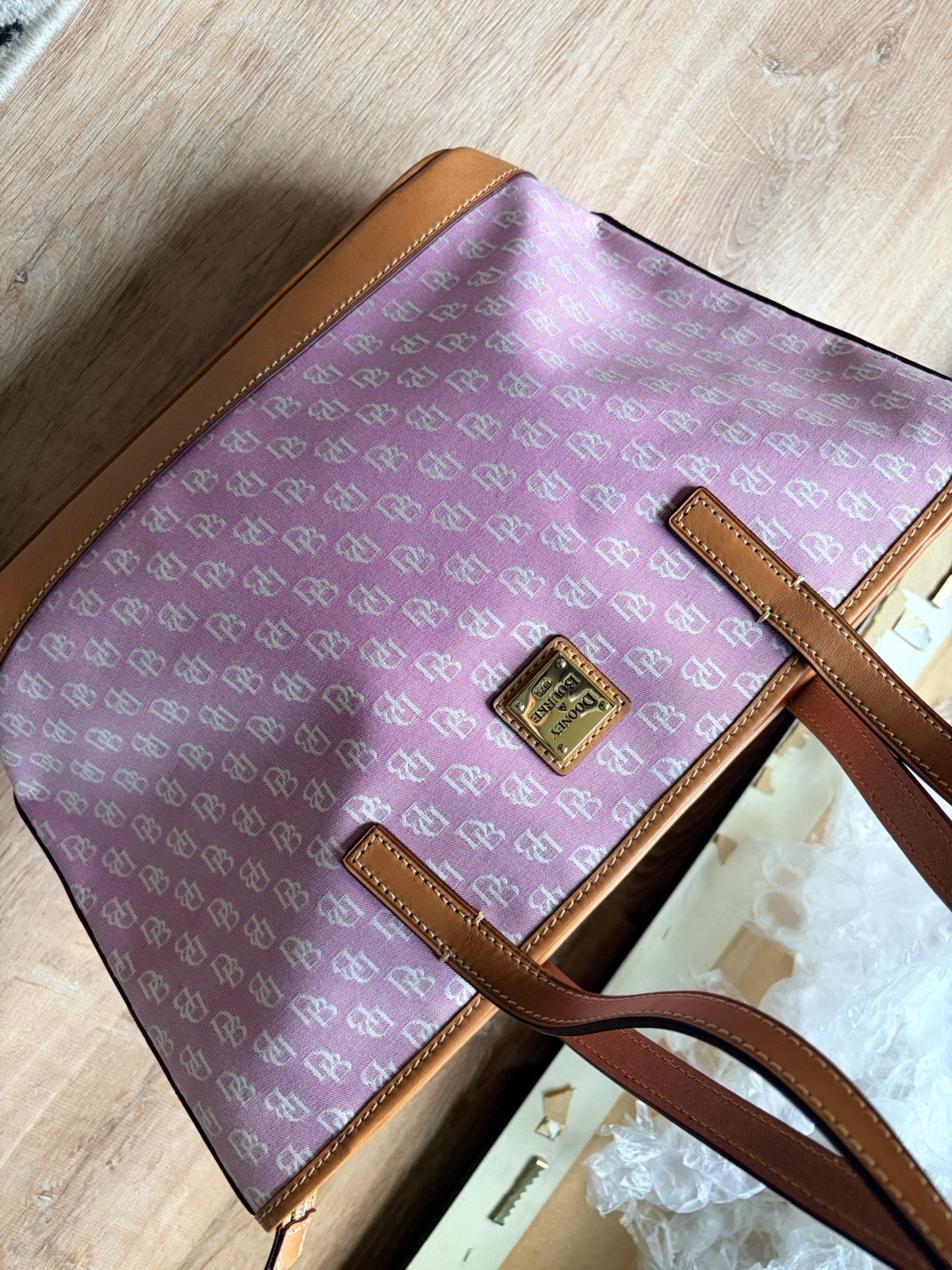 Dooney & Bourke Womens Jacquard Pink Monogram Gold Bottom Feet Handbag