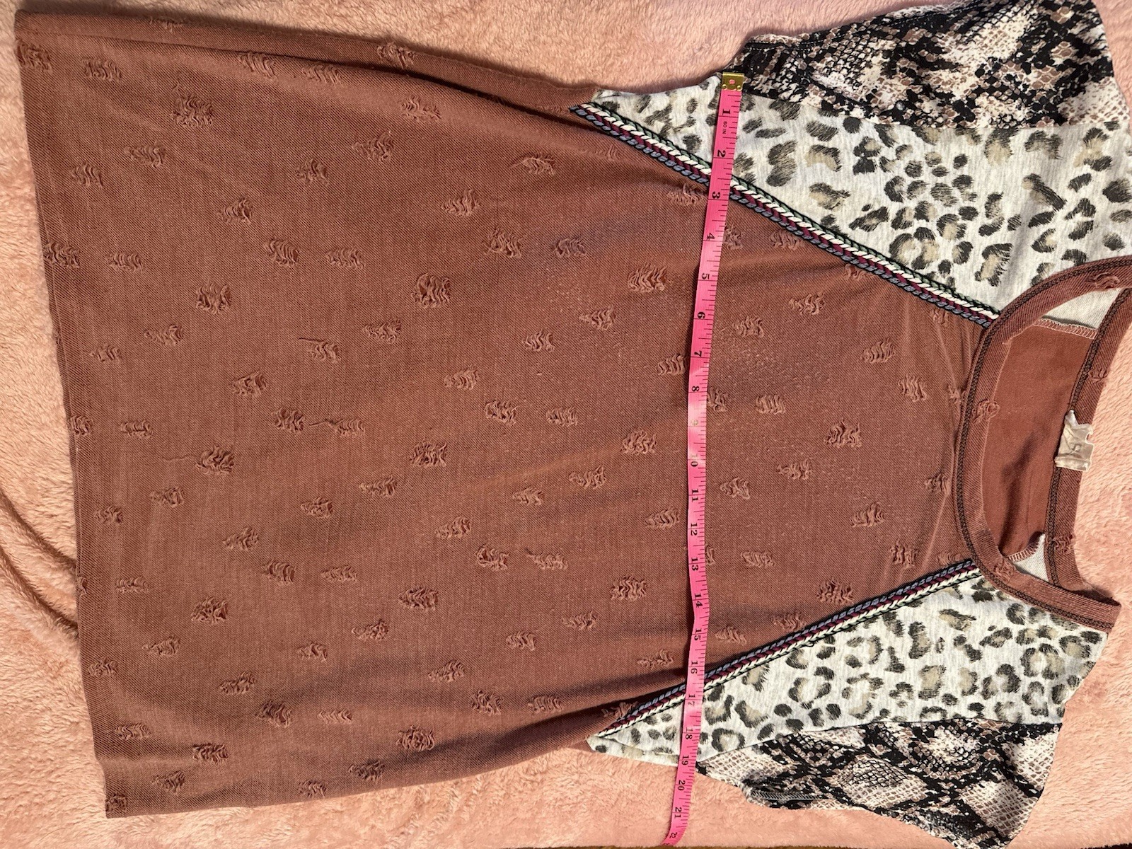 BIBI Distressed Patchwork Raglan Tee Med Leopard Snake Print Braided Trim Mauve