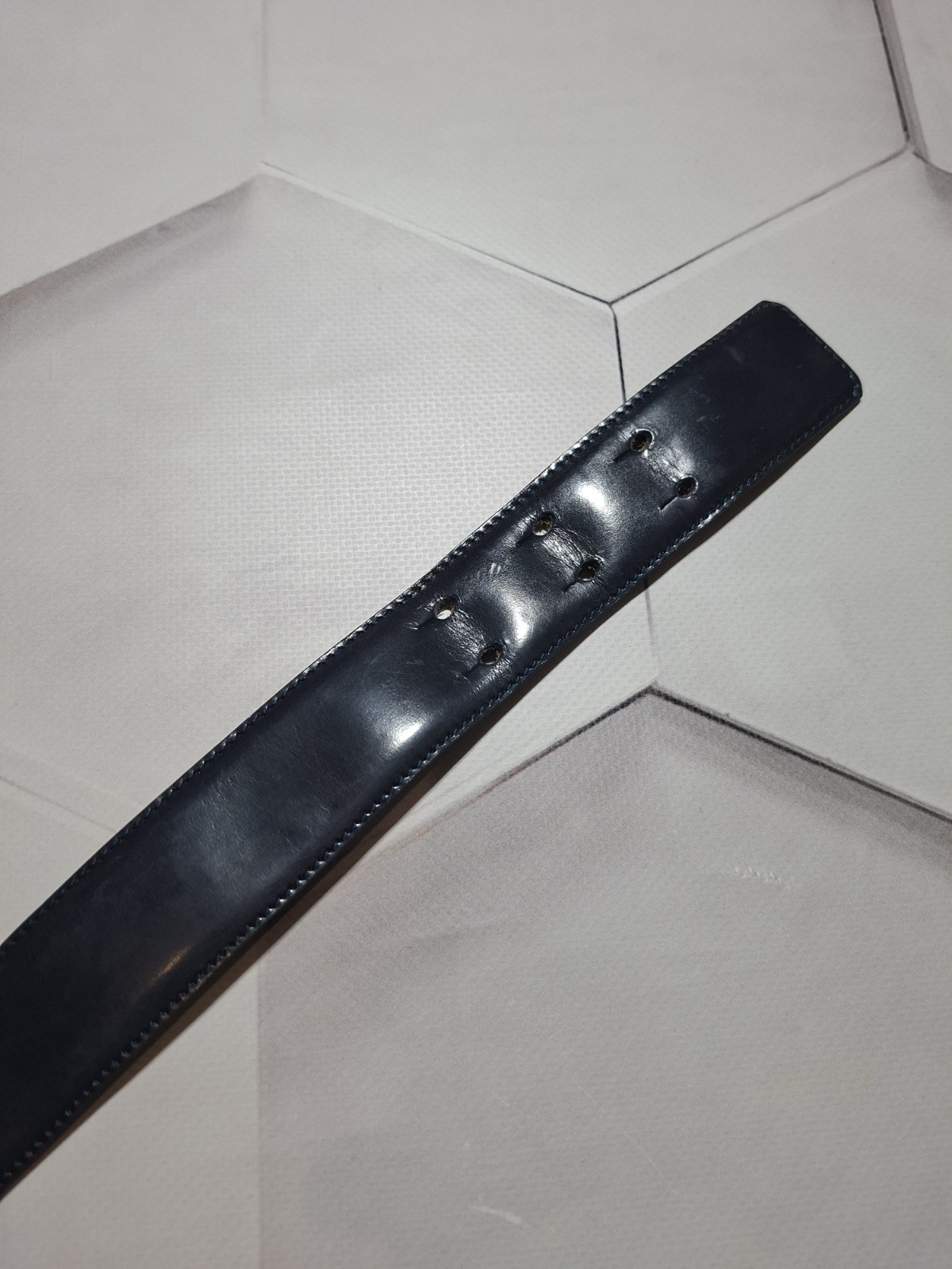 MOSCHINO Redwall Vintage Navy Leather Gold Lettering Logo Belt Size IT 42 (88cm)