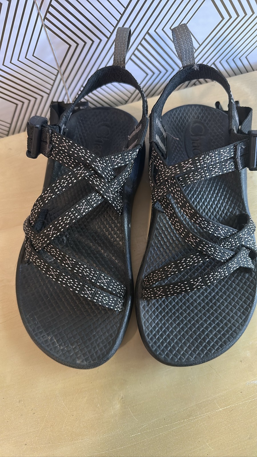 Chaco Kids ZX1 EcoTread Black White Strappy Hiking Sandals Youth Size 2
