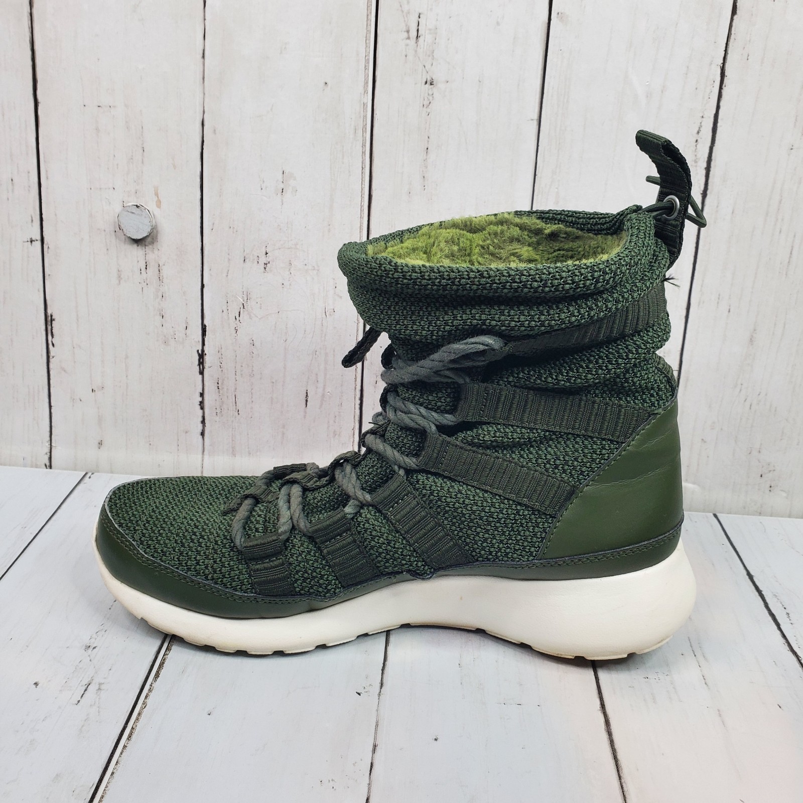 Nike Roshe One Green Sherpa Sneaker Boot Womens Sz 7 Bomber 807424-300 Rare