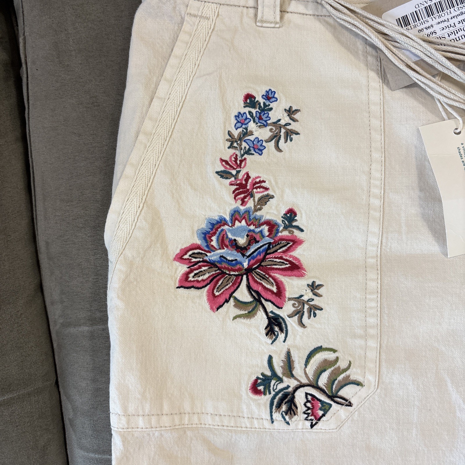 Sundance Embroidered Shorts 6 Boho Button Fly Wildflowers Braid Belt $98 NWT
