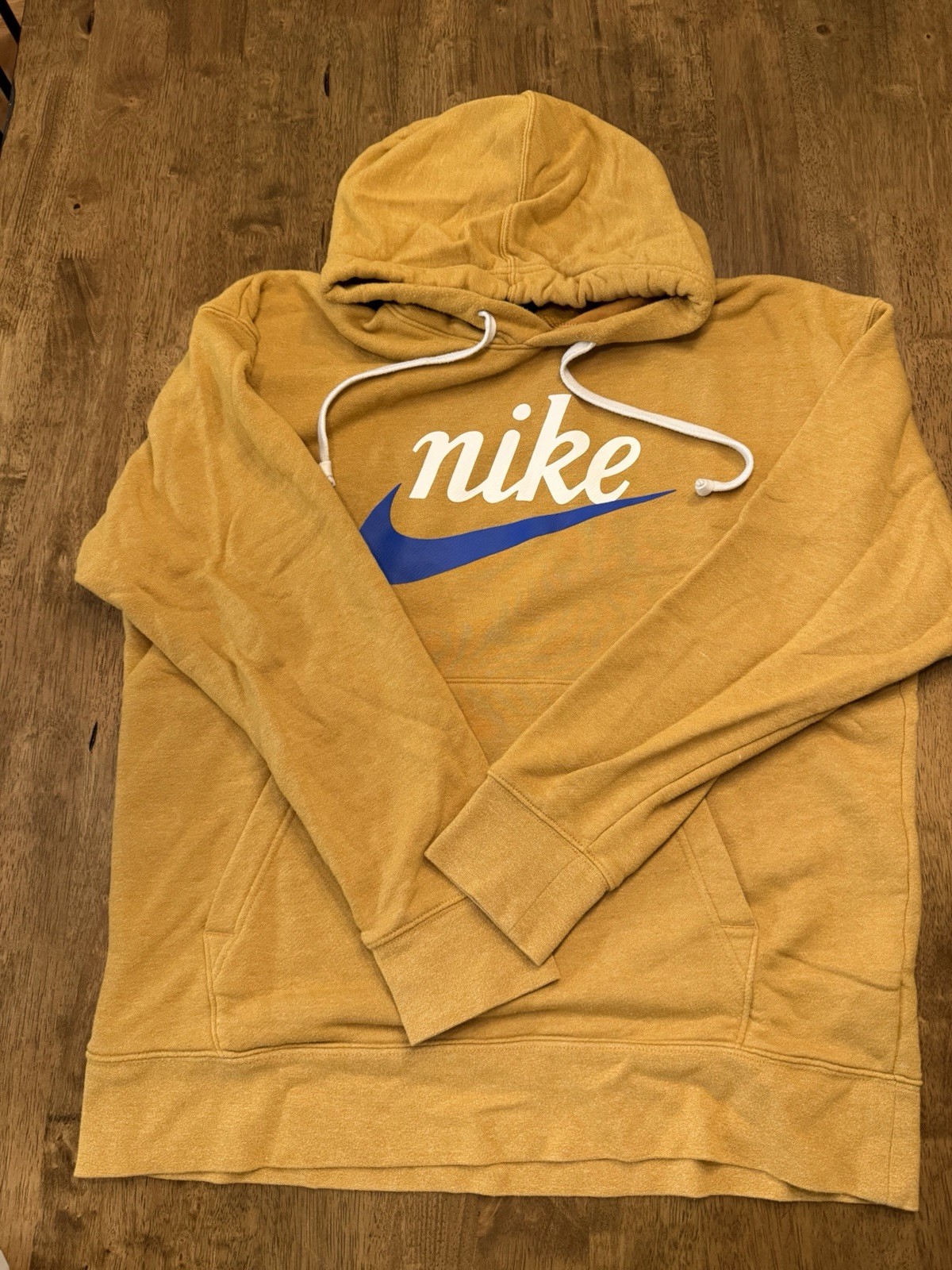 Nike Men’s Yellow Pullover Hoodie Graphic Print Logo Drawstring Pockets Size L