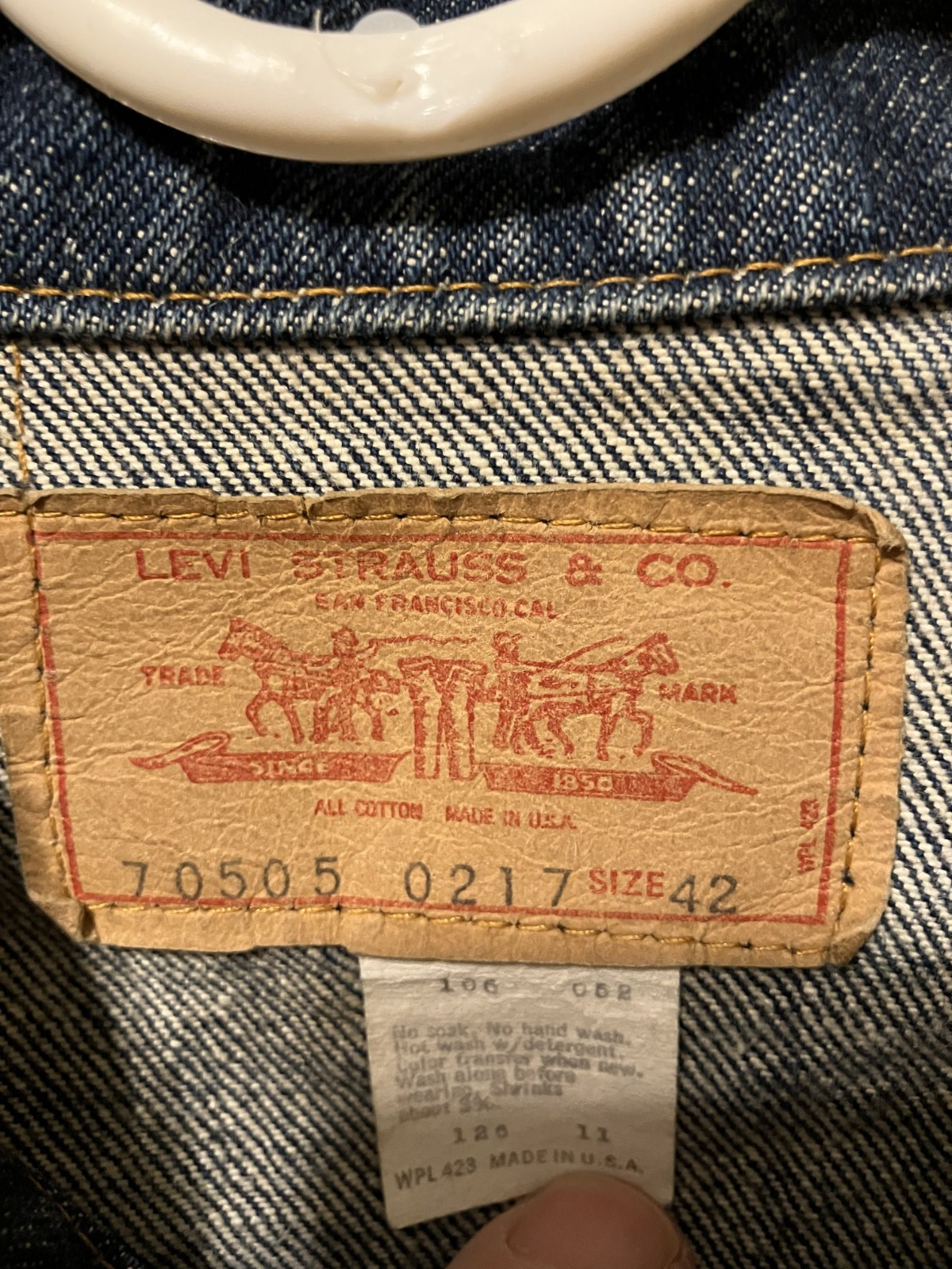 Vintage Levi’s Trucker Jacket – Early 1970s, Leather Patch, Size 42, USA, Rare
