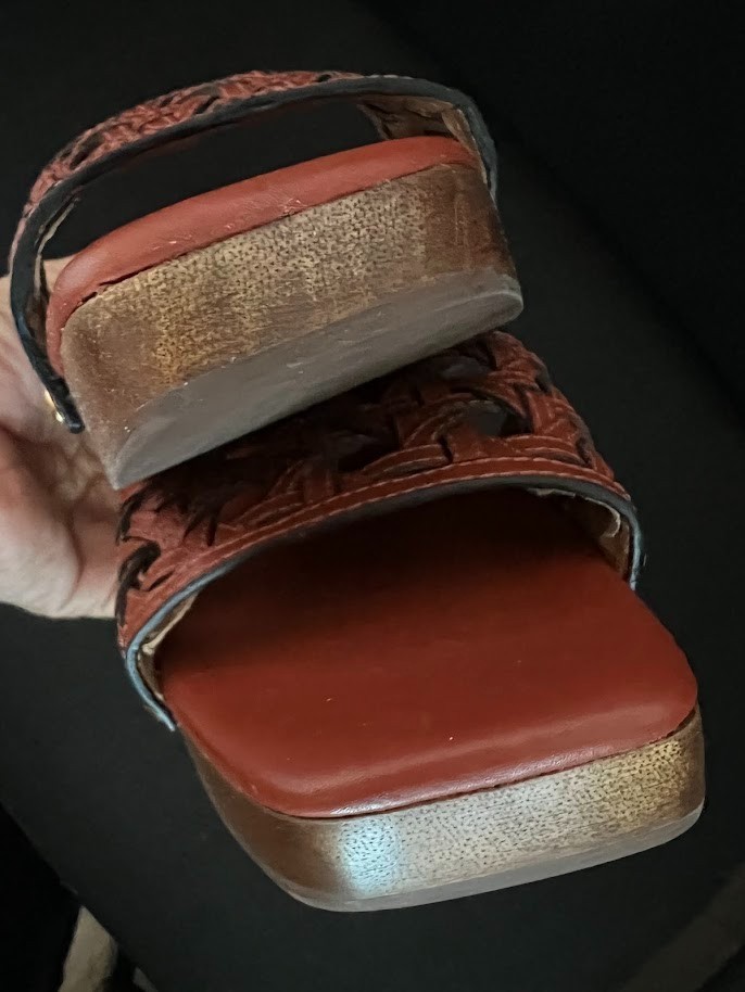 Tory Burch Basket Weave Brown Leather Clogs Wooden Slide Mules Sandals Size 7.5