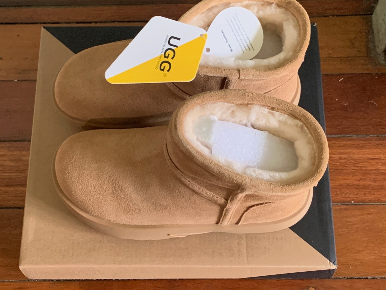 Ugg Express Chestnut Salma Mini Ugg Boots Size US/AU 7 8 EU 38 39 100% Sheepskin
