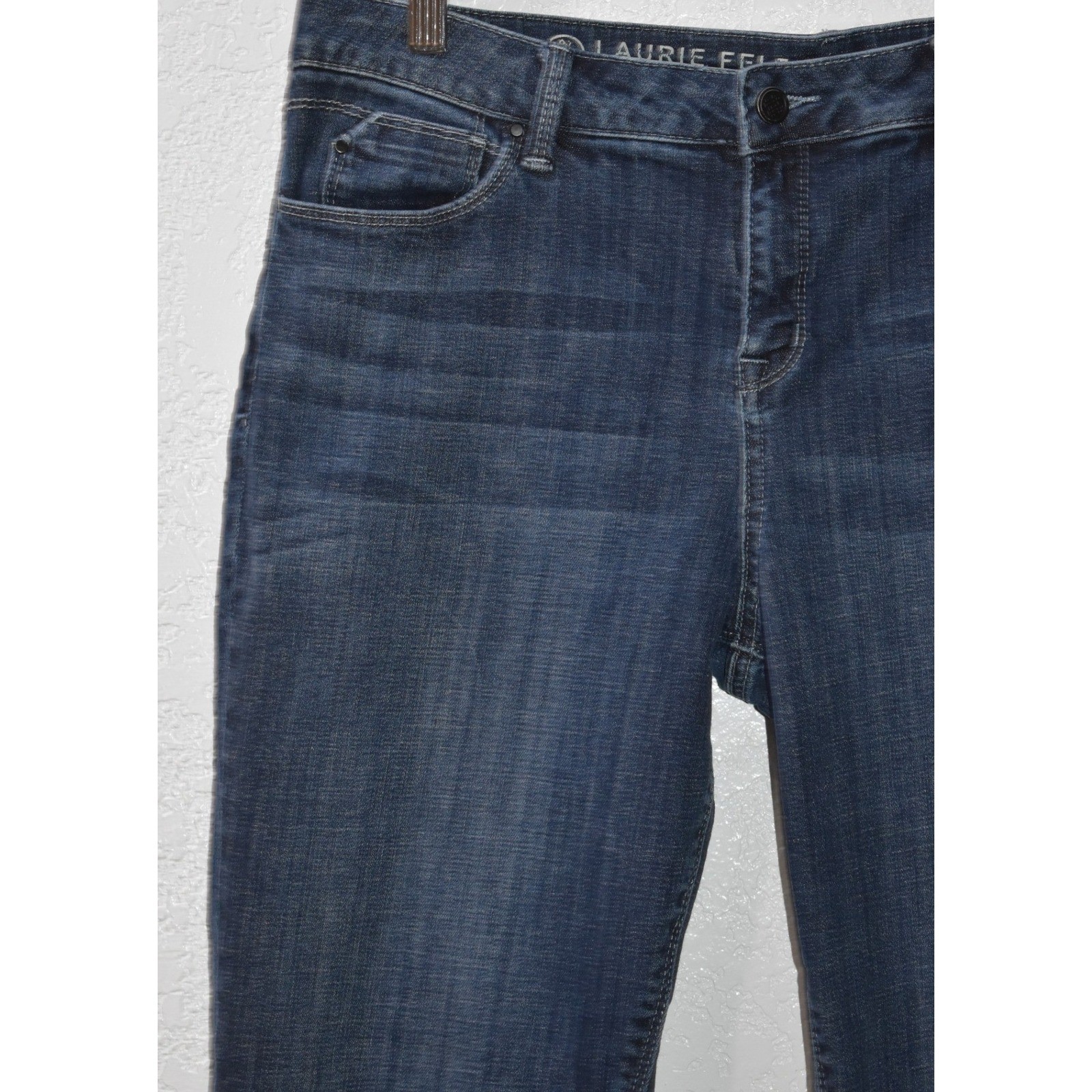 Laurie Felt Los Angeles Classic Weekender Crop Jeans Blue Denim 10 A367030