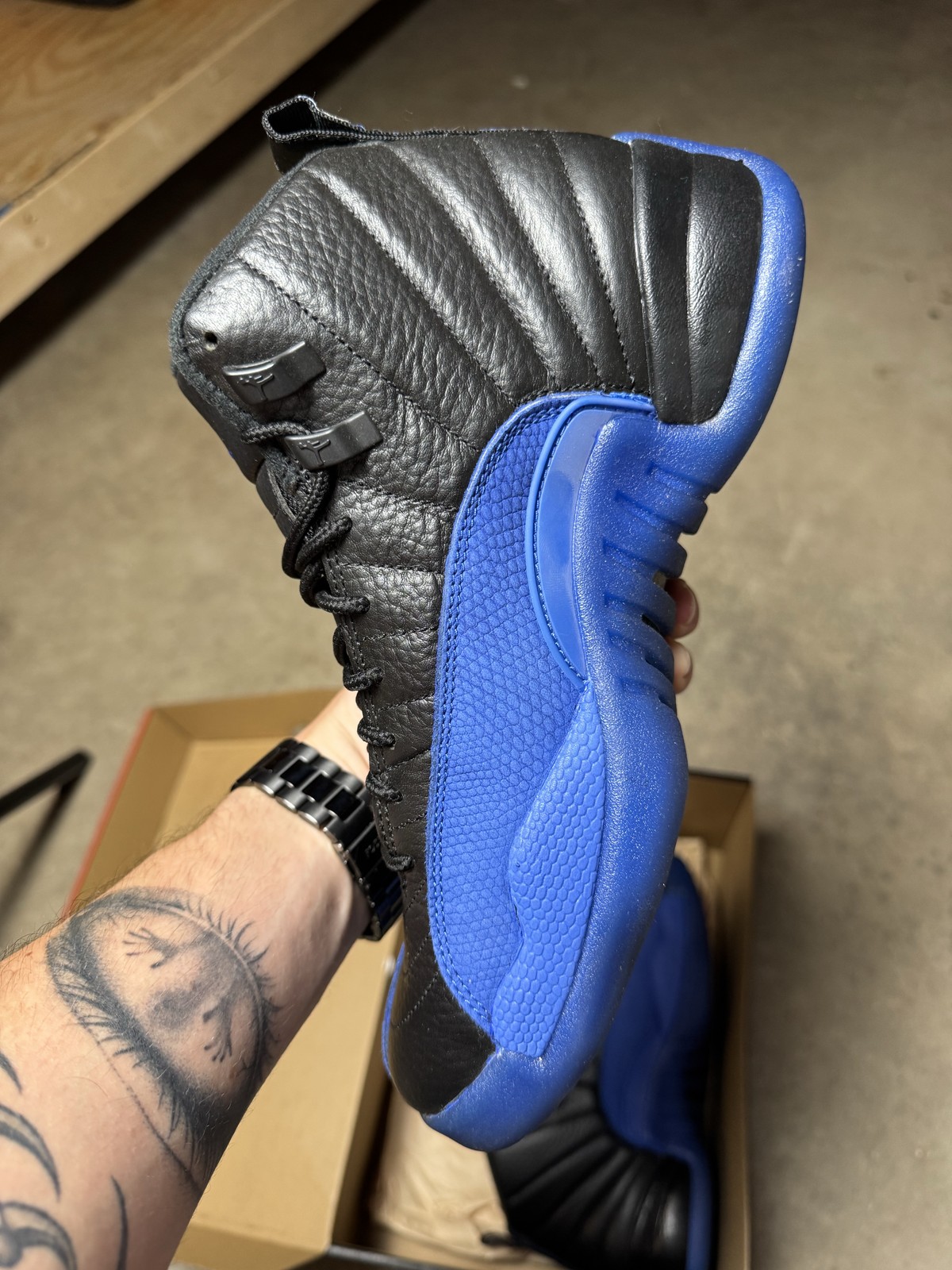 Size 8M/9.5W – Jordan 12 Retro Black Game Royal 130690-014 Pre-Owned