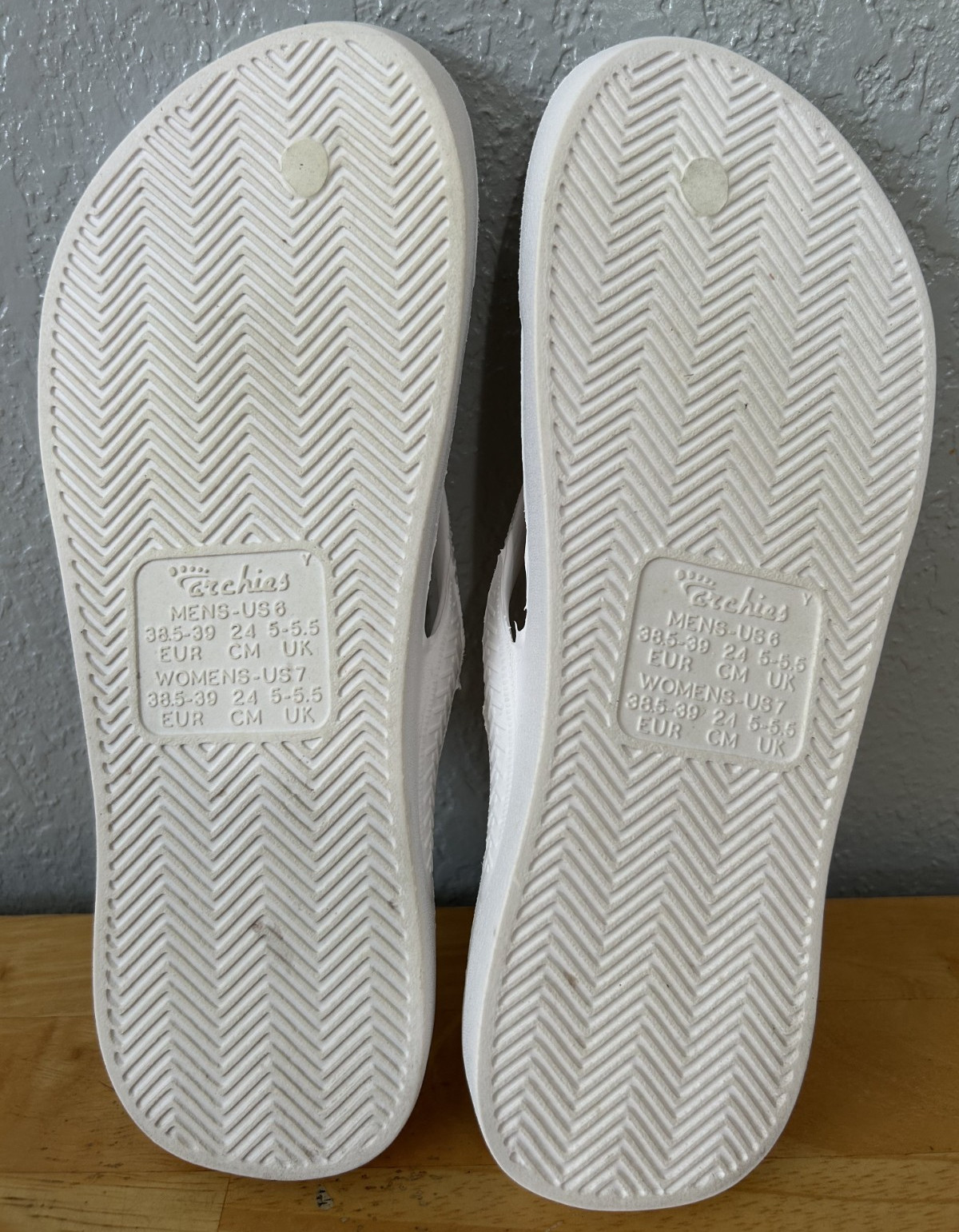 Archies Flip Flops Womens 7 Men 6 White Arch Support Thong Sandals Casual Shoes