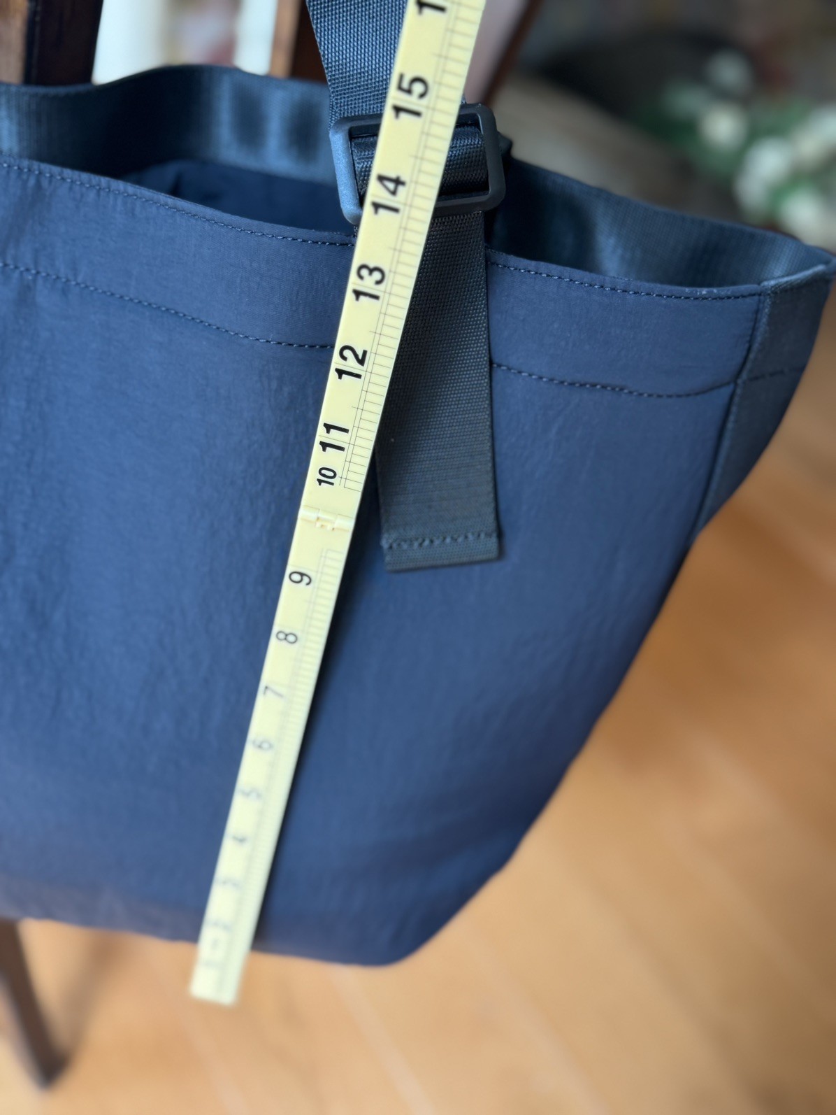 Lululemon Clean Lines Tote Bag Large Black Adjustable Strap Travel Gym NWT