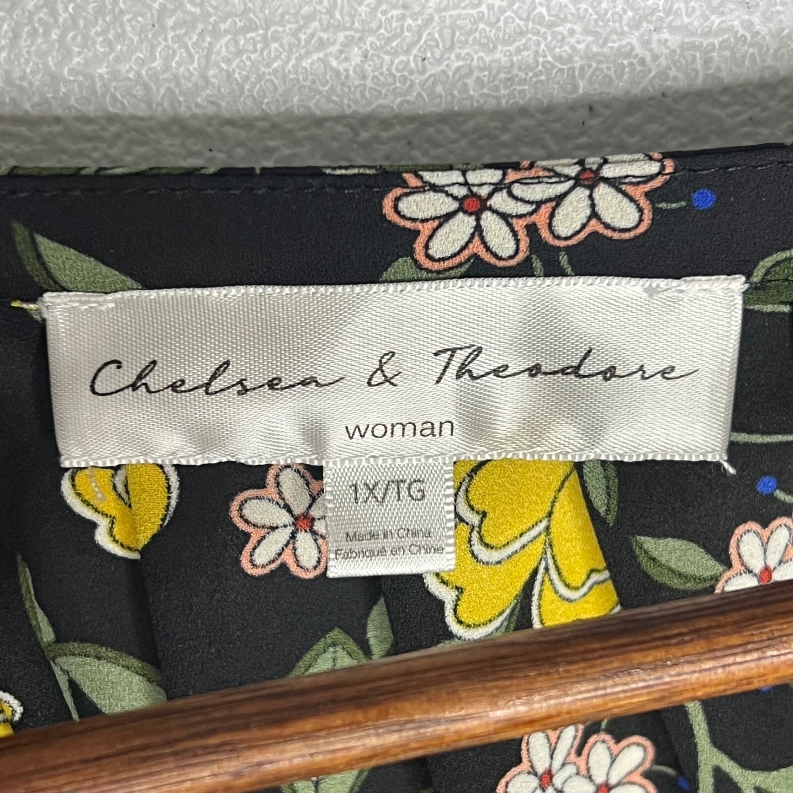 Chelsea & Theodore Floral Blouse Summer Split Neck Long Sleeve Black Yellow 1X