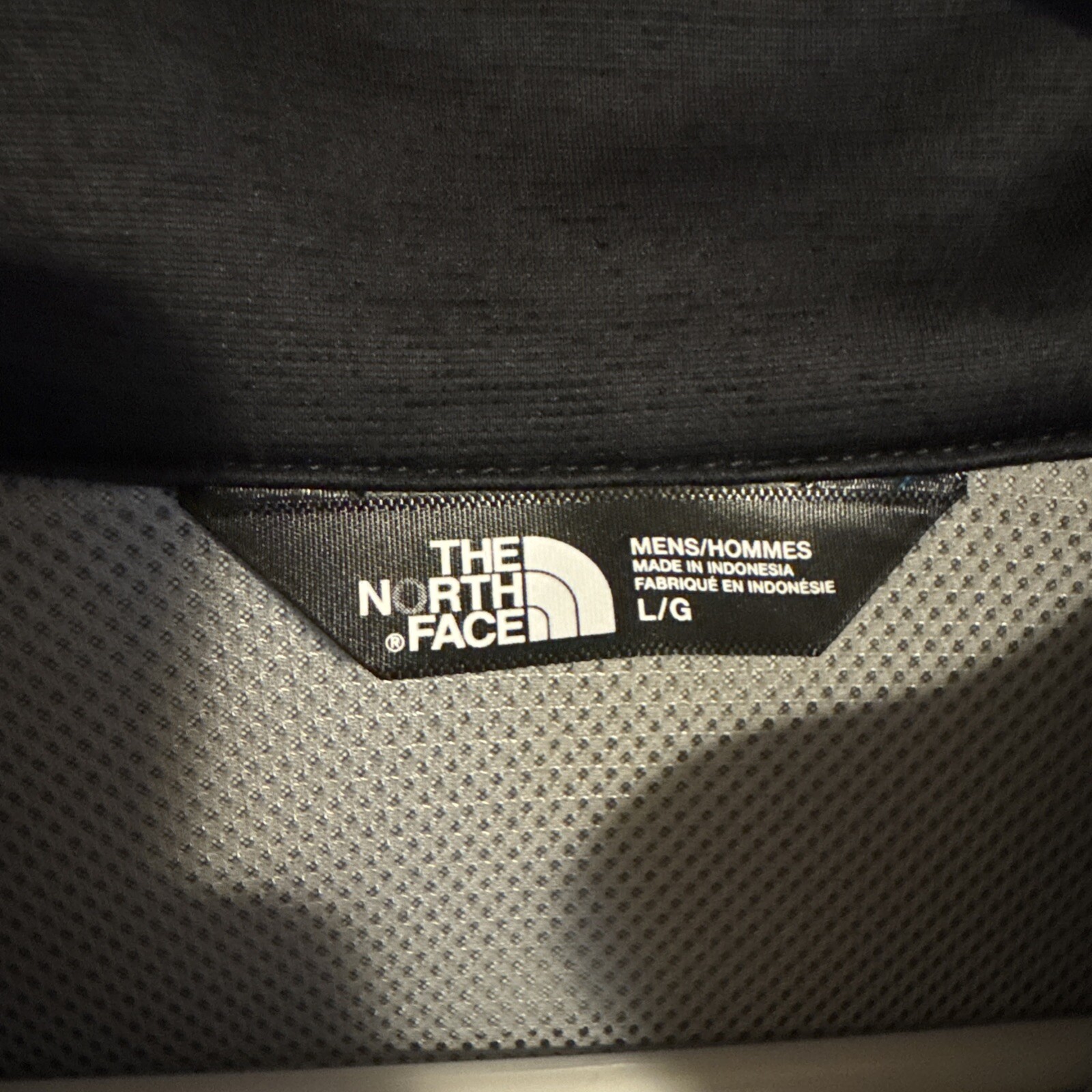 THE NORTH FACE MENS LARGE GRAY/BLUE BLACK LIGHT WEIGHT JACKET WITH THUMBHOLES