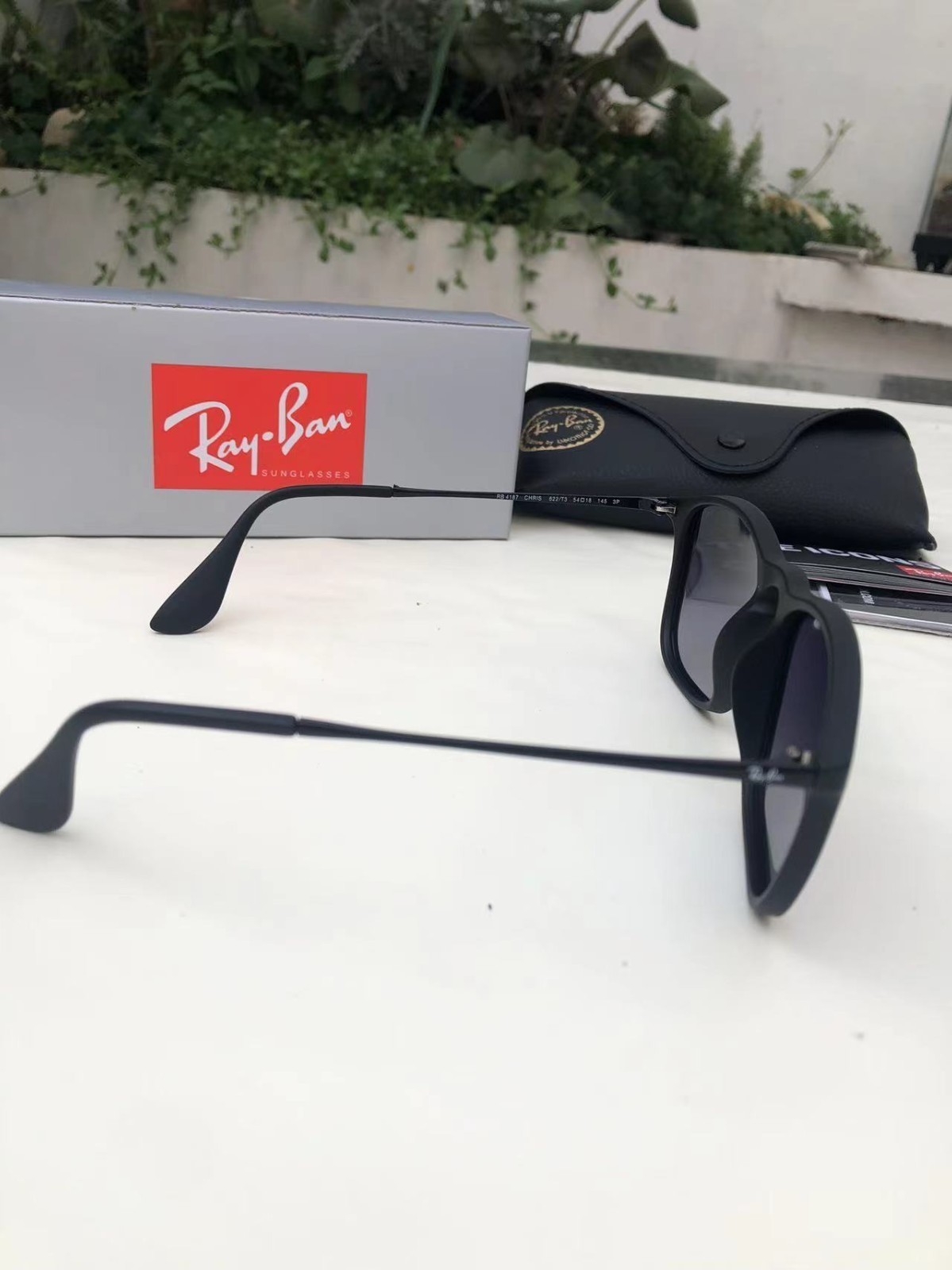 New Ray-Ban Chris RB4187 Polarized 54-18 Sunglasses Matte Black Gradient Grey