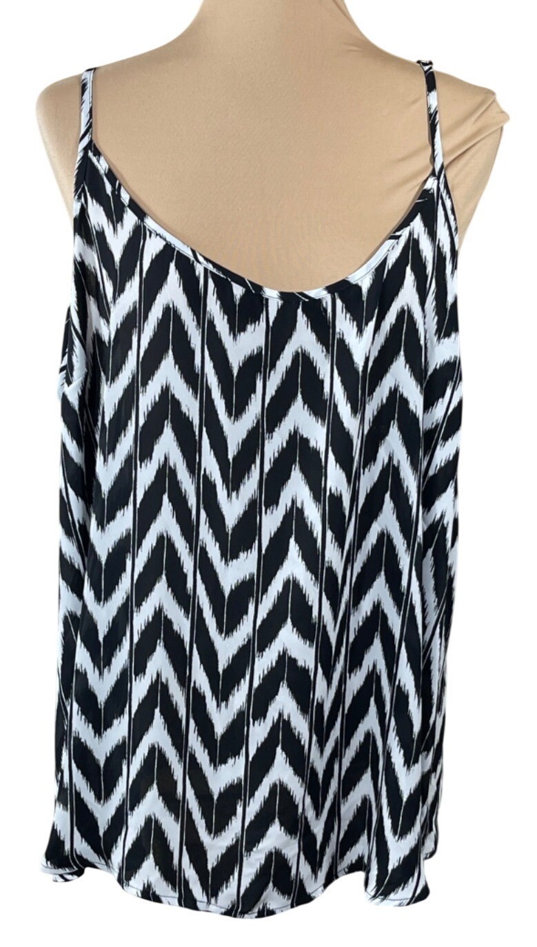 APT.9 Tank Top Black White Chevron Size 2X Cami Shell Round Neck